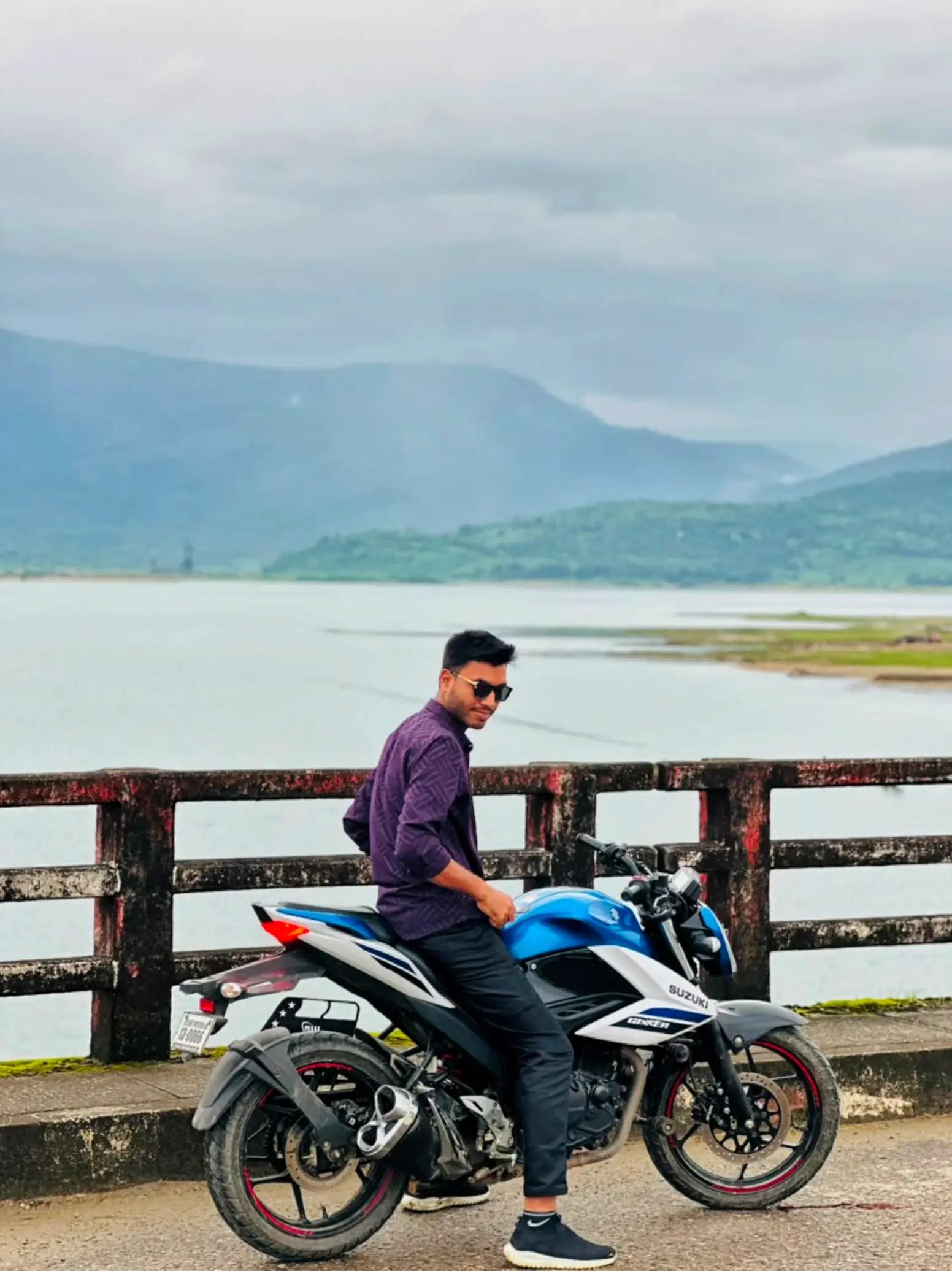 @𝑴𝒓.𝑺𝒐𝒖𝒓𝒂𝒗🇧🇩