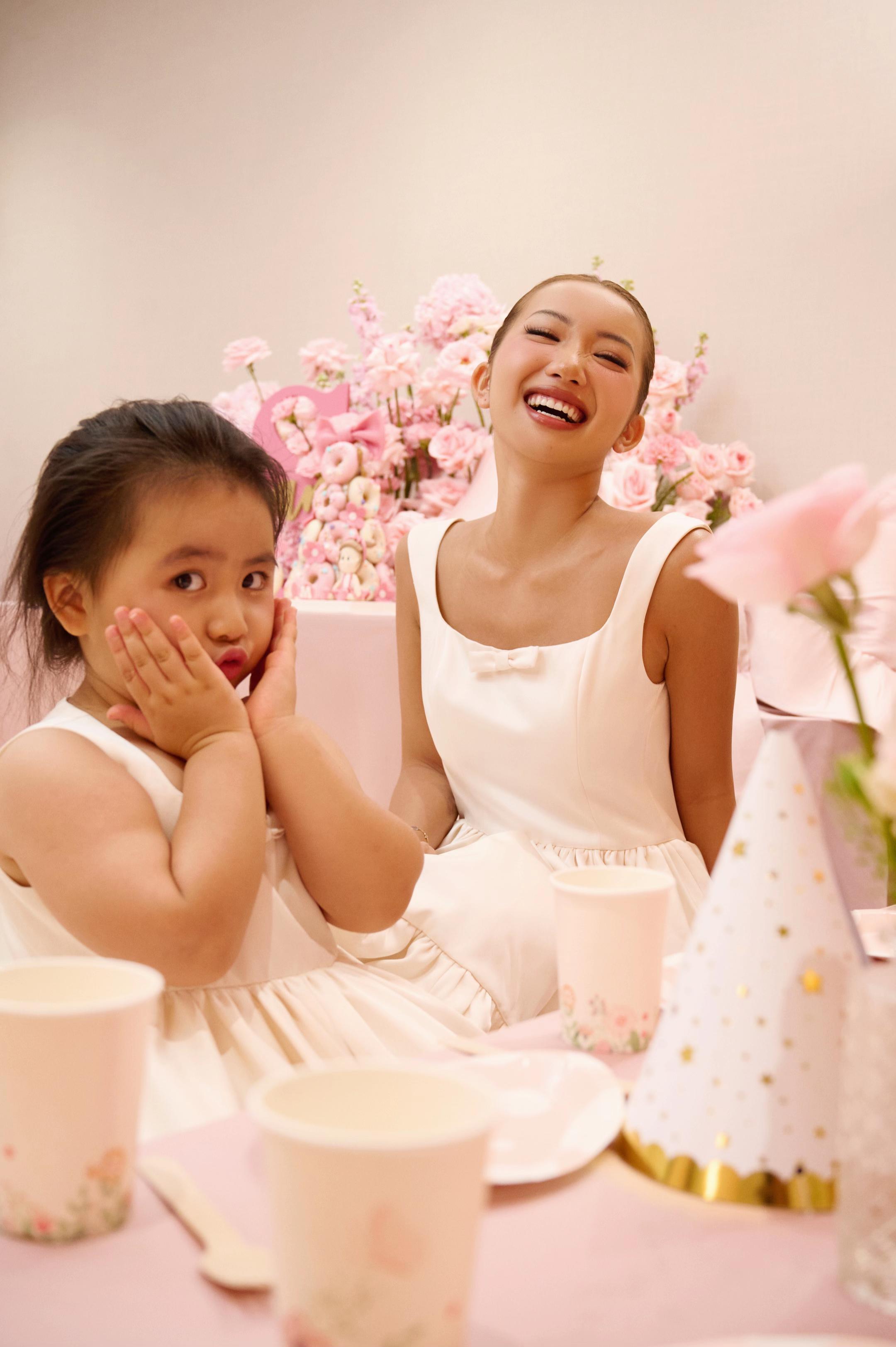 @L&ecirc; Thị Kh&aacute;nh Huyền
