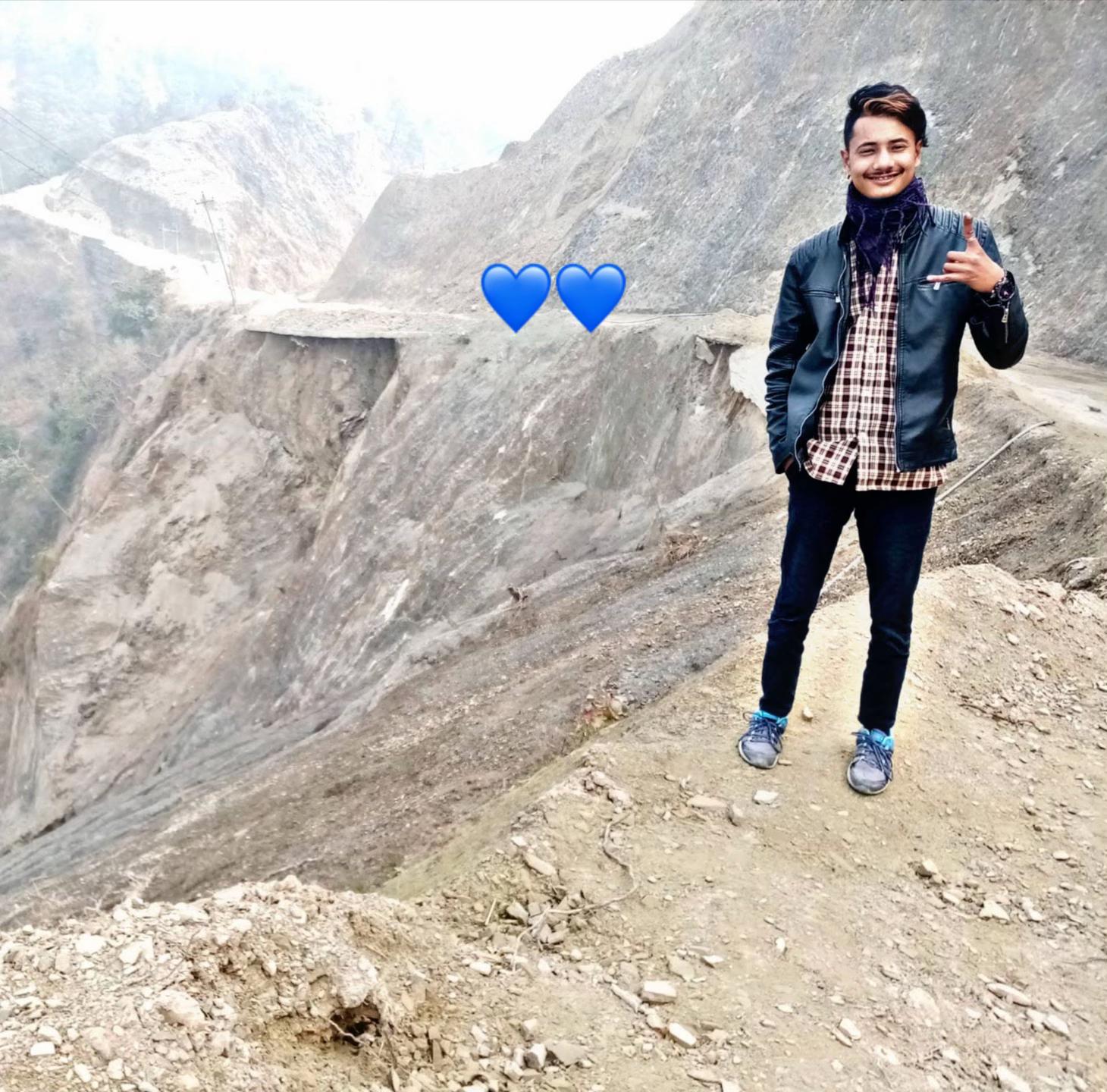 @Aayush(साने❤️❤️❤️)