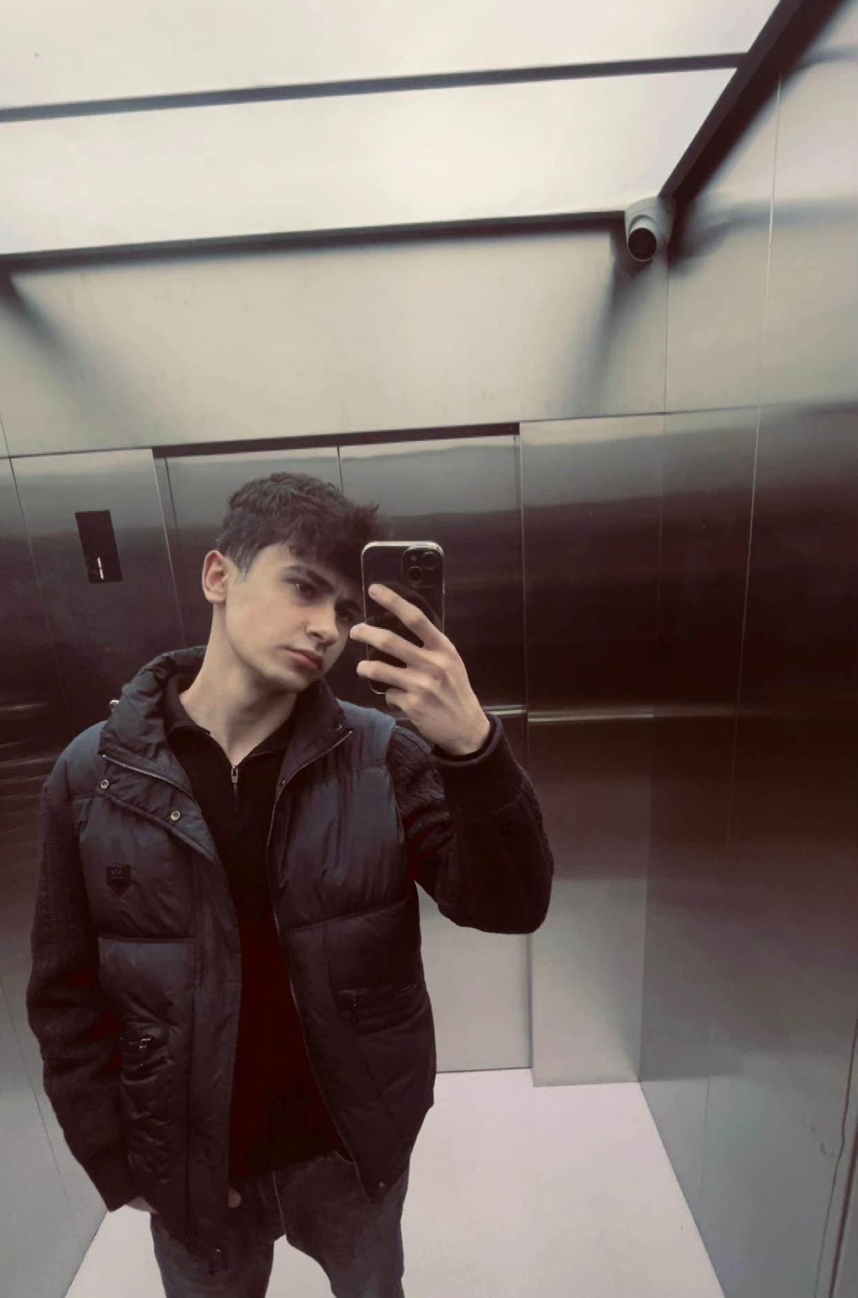 @Ulvhi.686