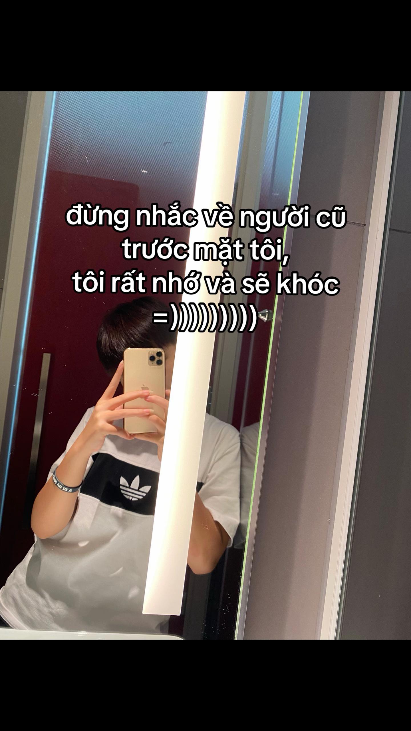 @mặt dính khẩu trang