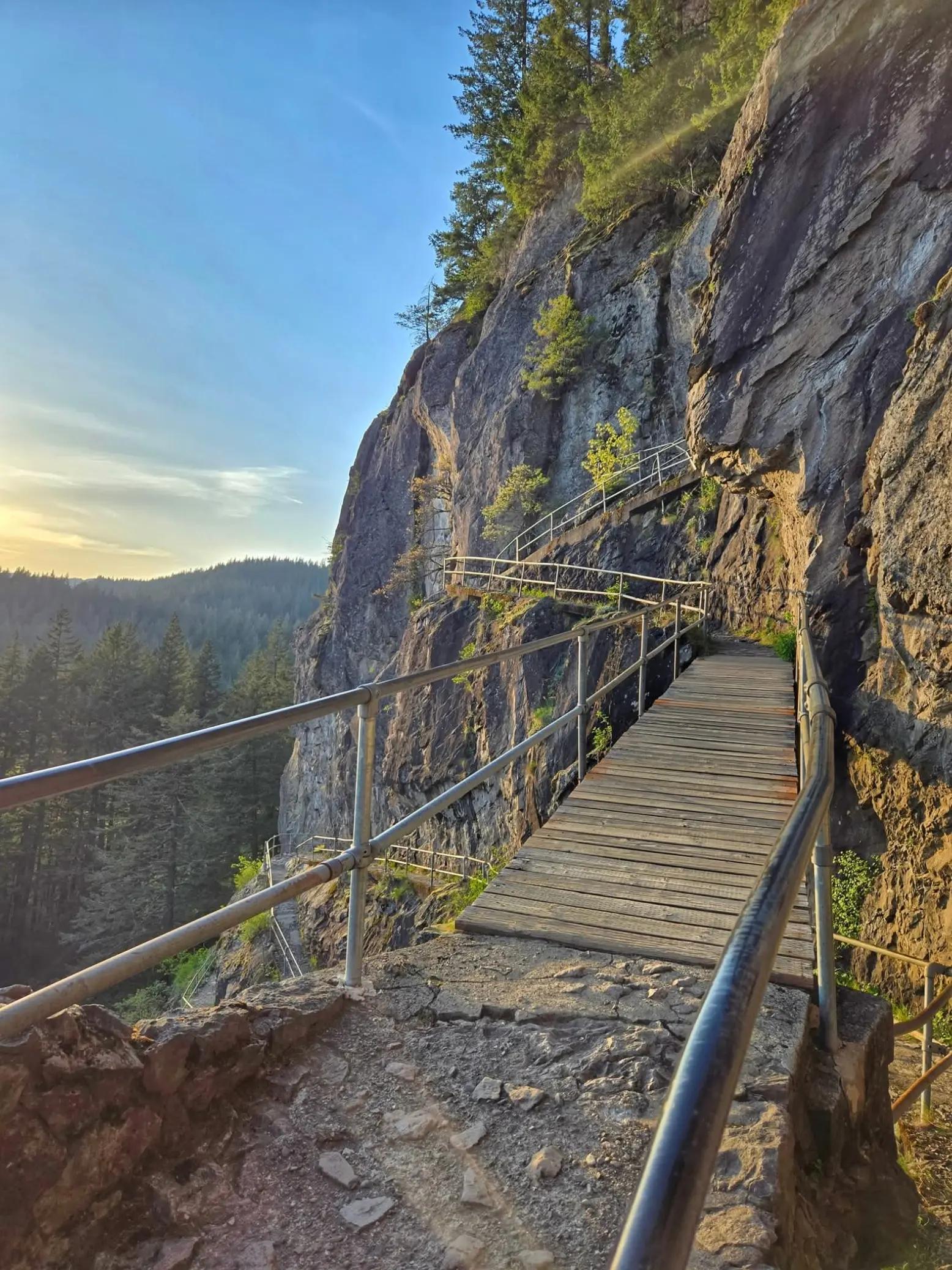 @The PNW Bucket List & Global