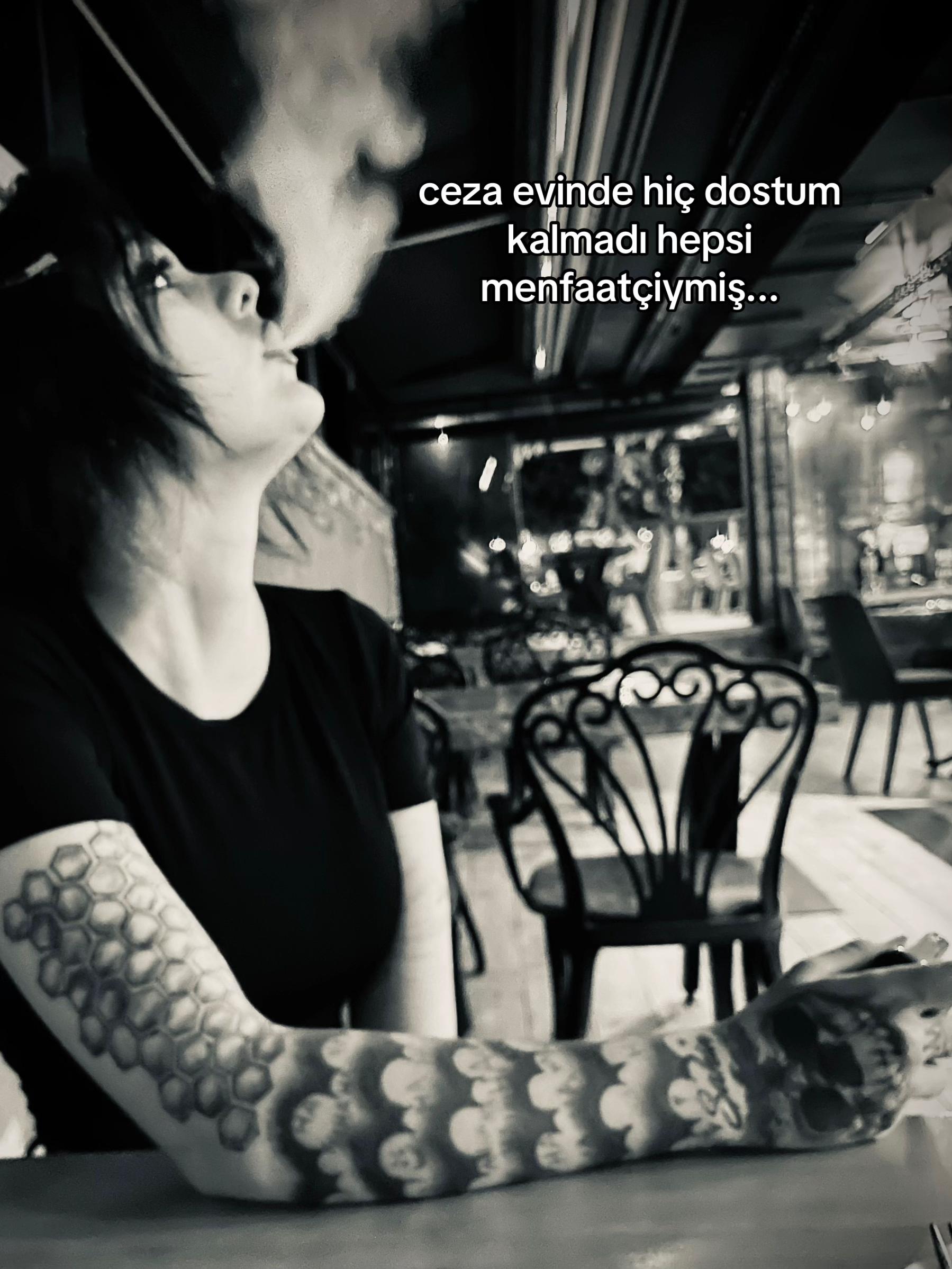 @çaki🦈