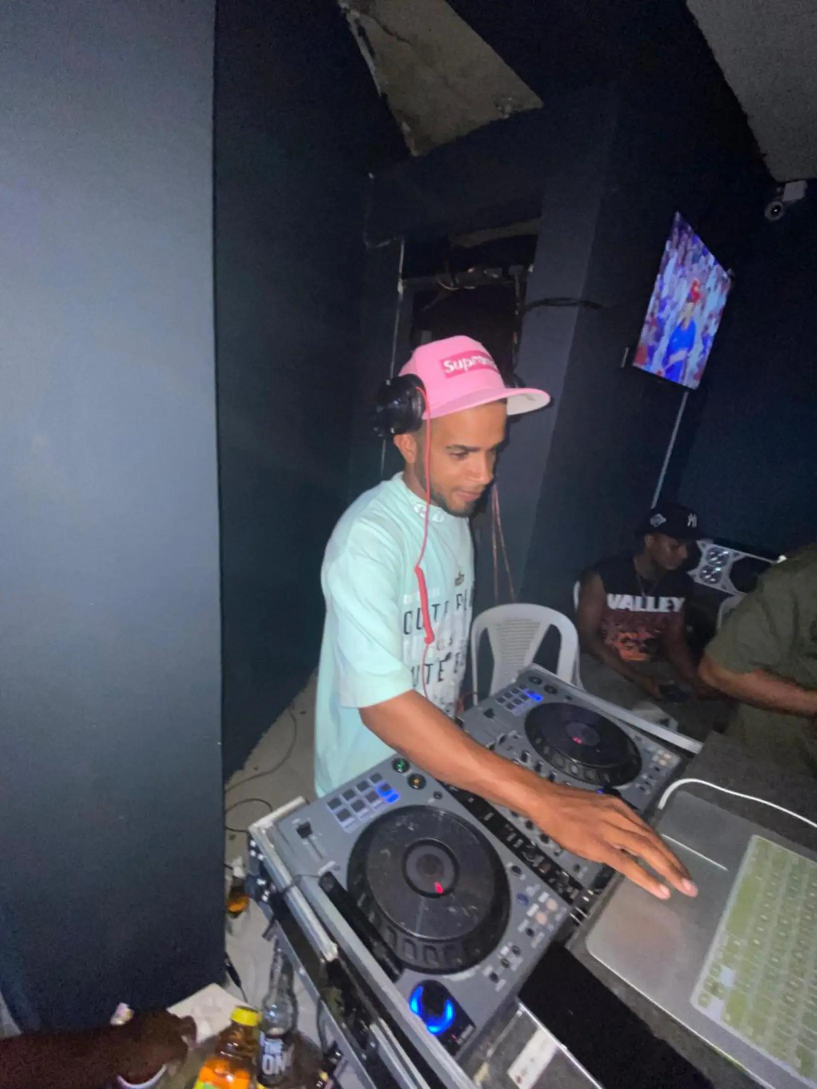 @dj deivi