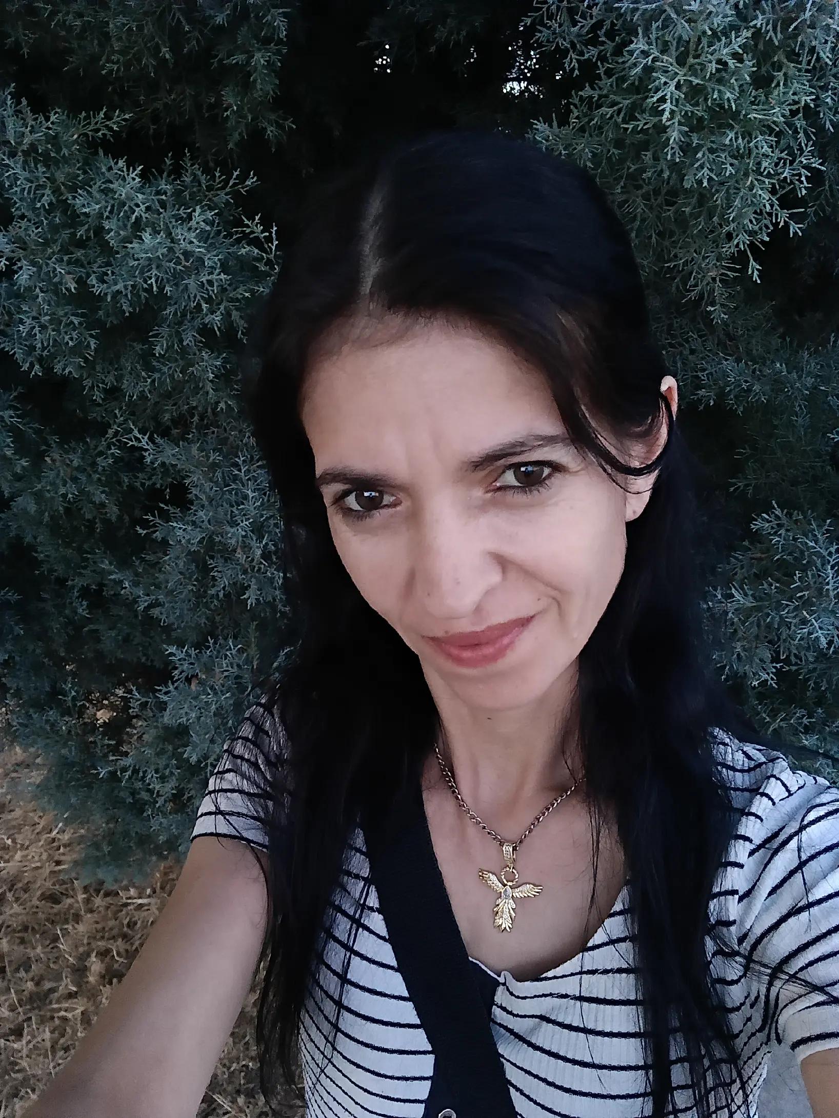 @H&uuml;meyra Erguvan