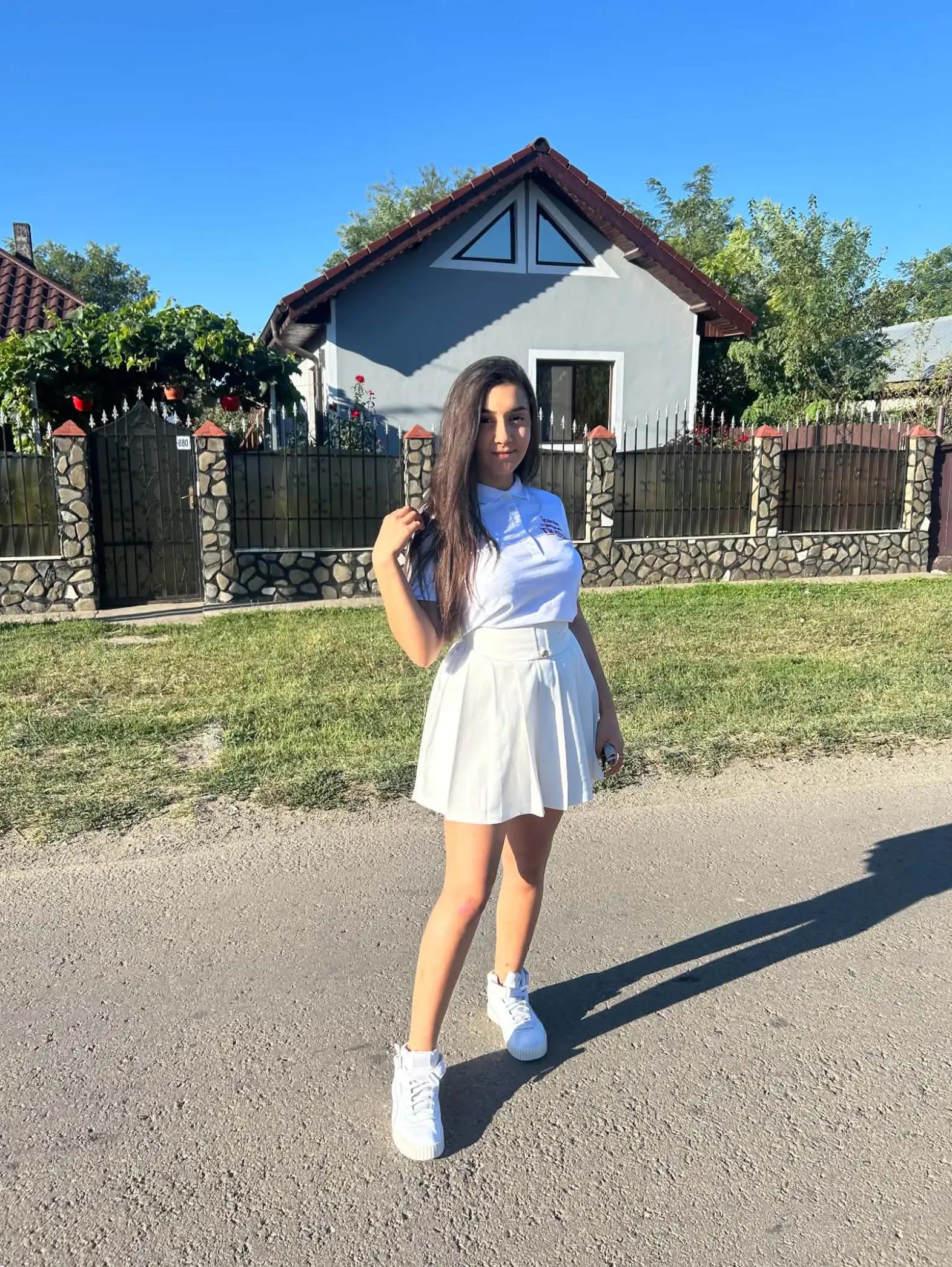 @mihaelacriss