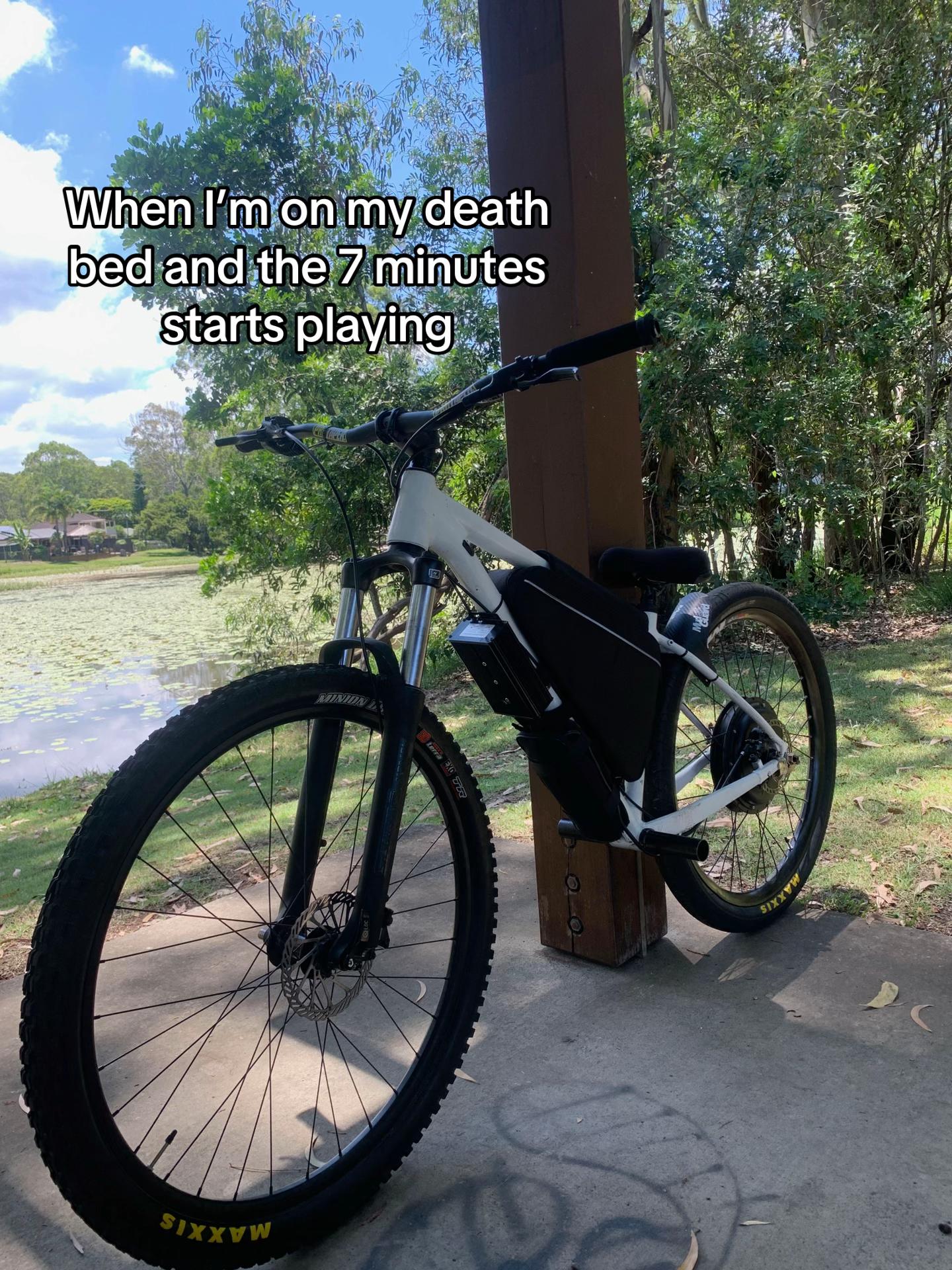 @𝔅𝔶𝔯𝔬𝔫