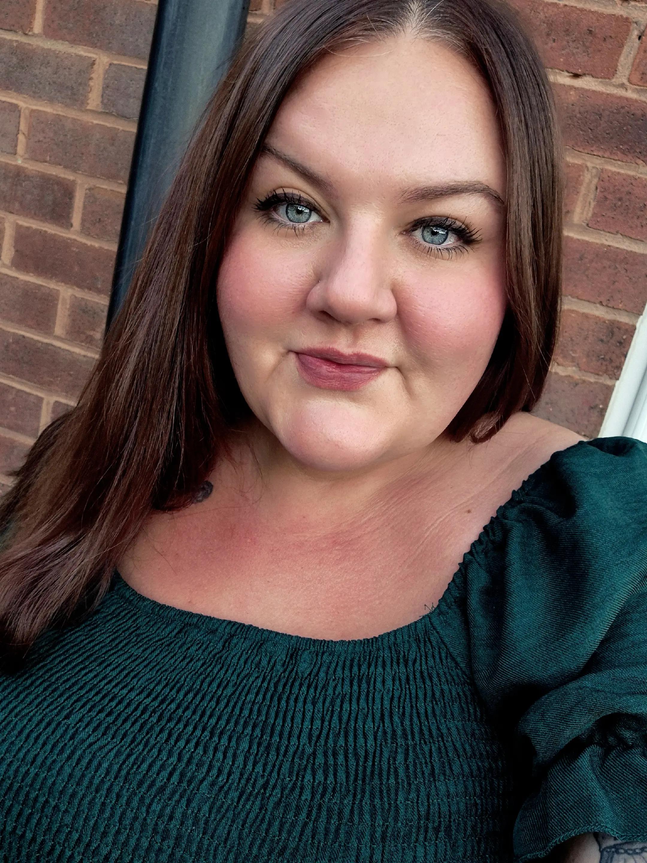 @Laura | Plus Size Confidence