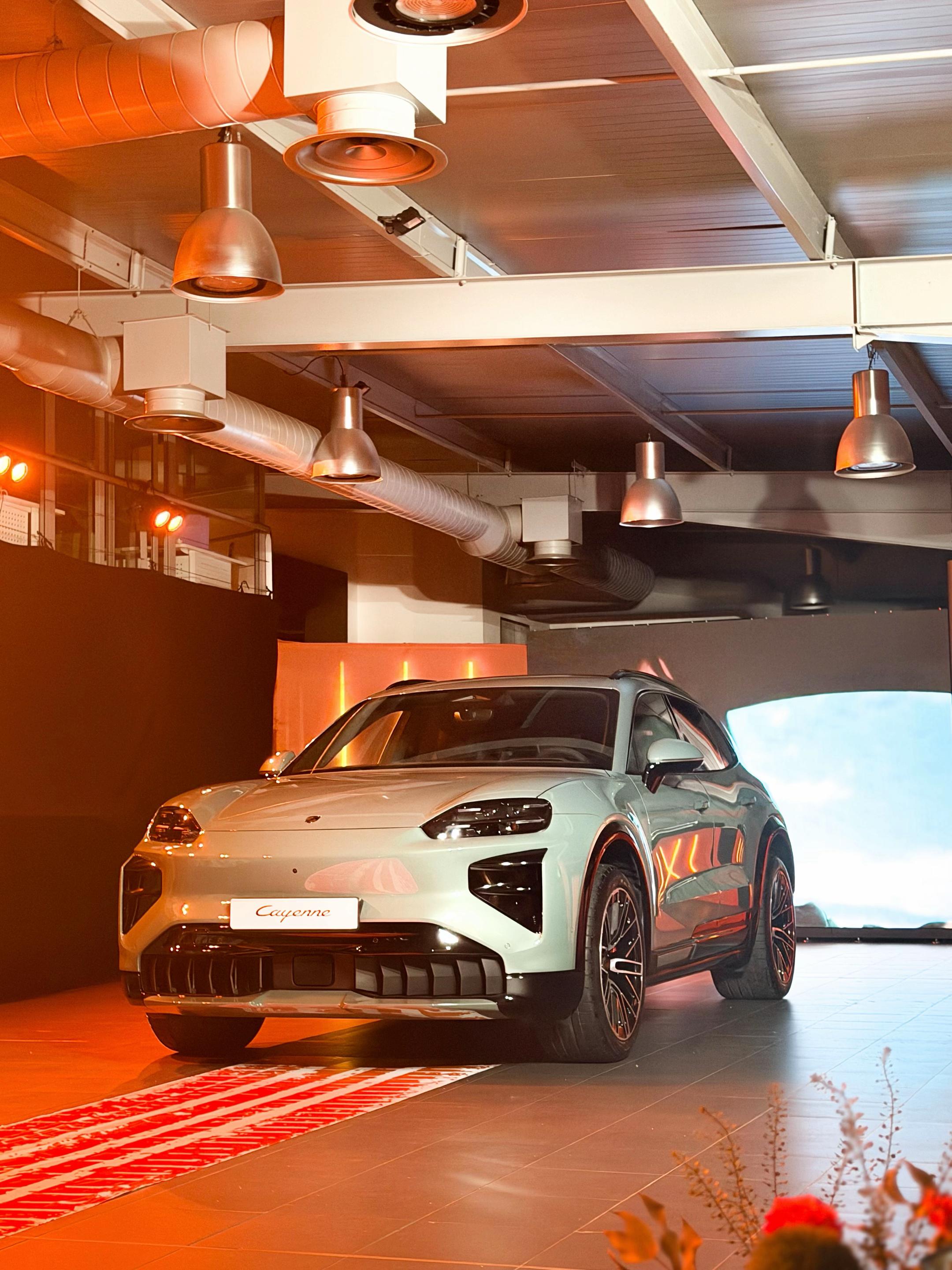 @Centre Porsche Bastia