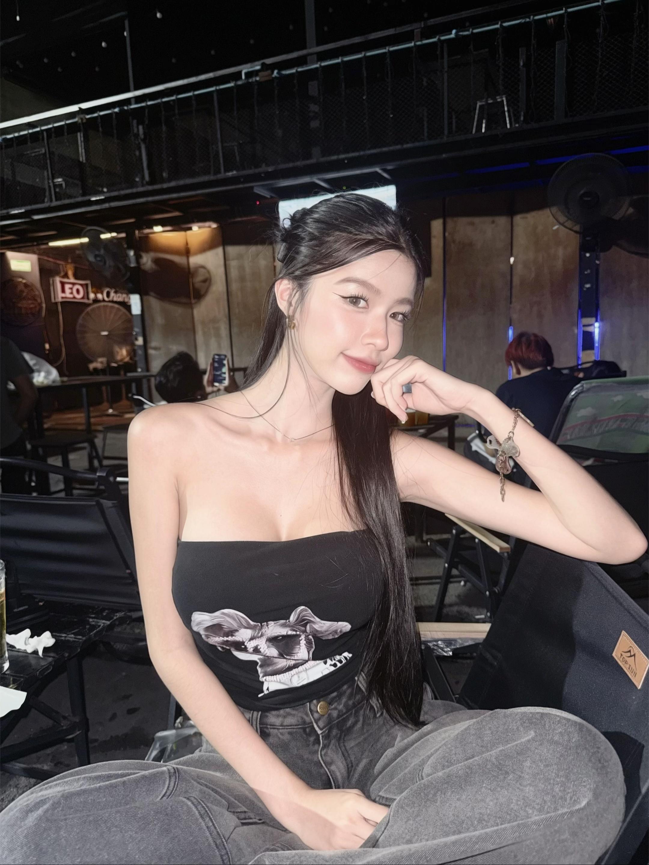 @ใบหยกที่ยิ้มหวานๆ
