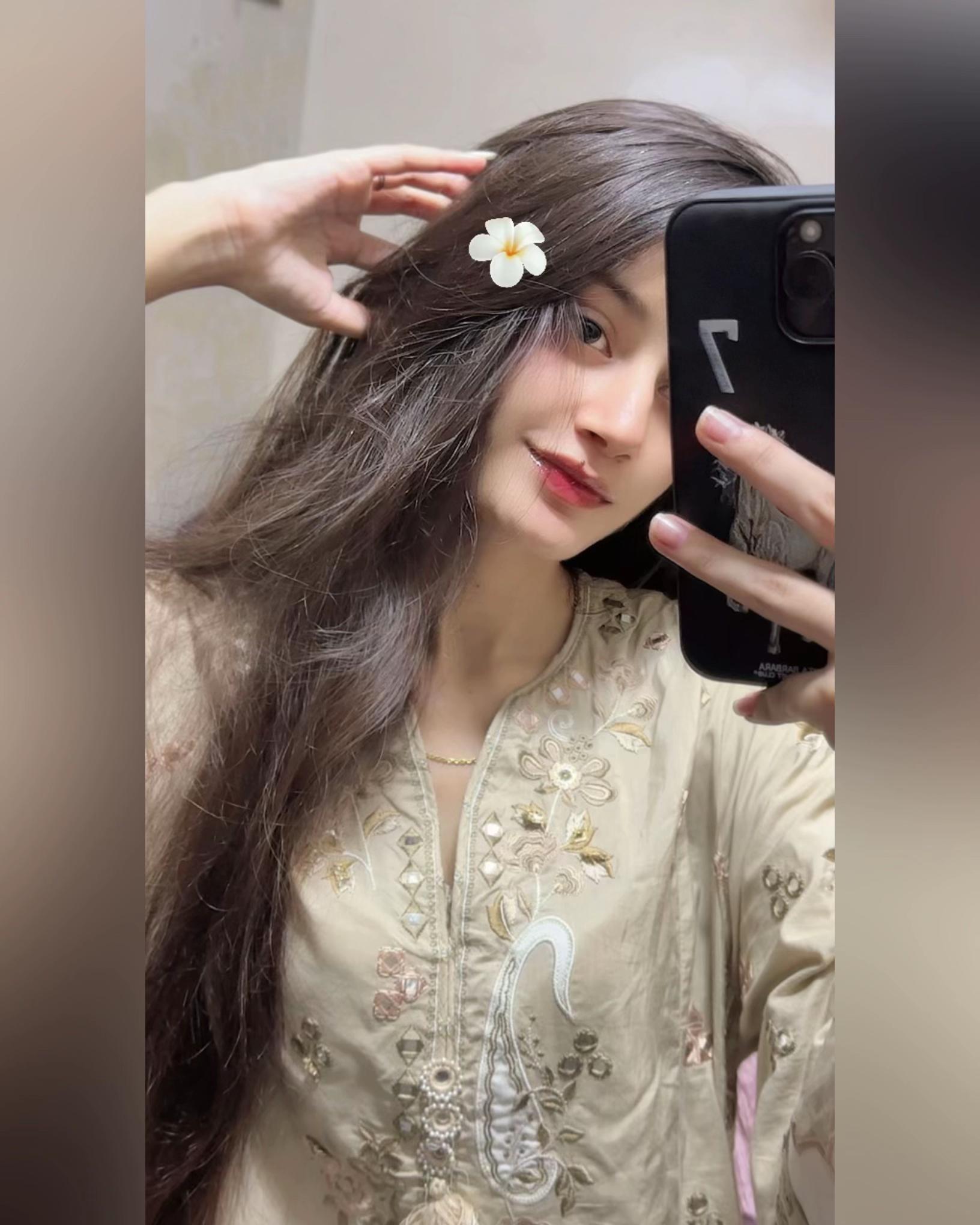 @علیشاء ملک 🦋