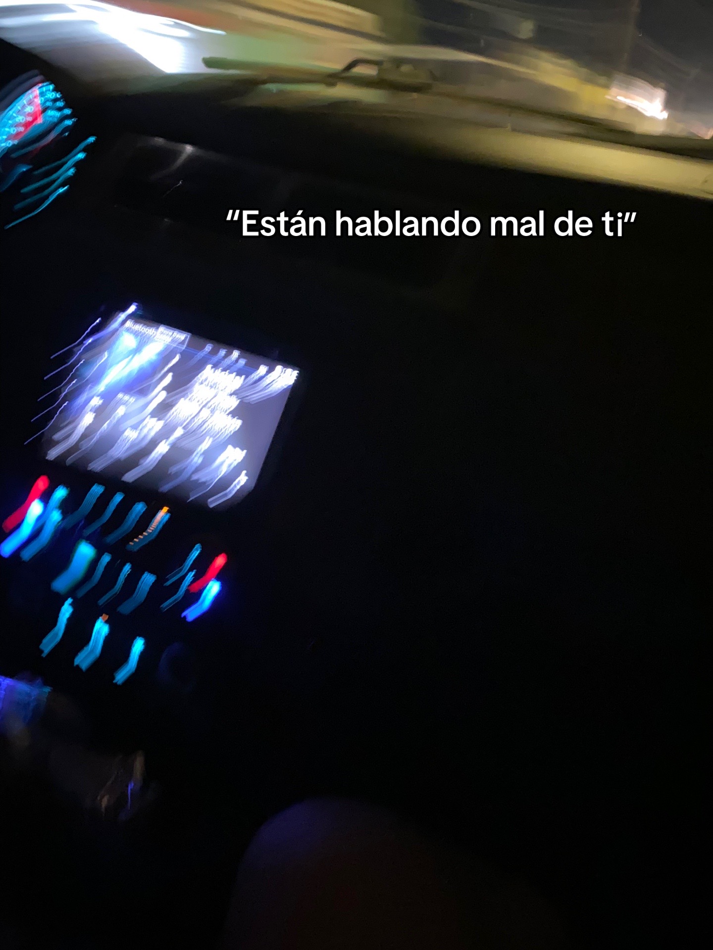 @𝒱
