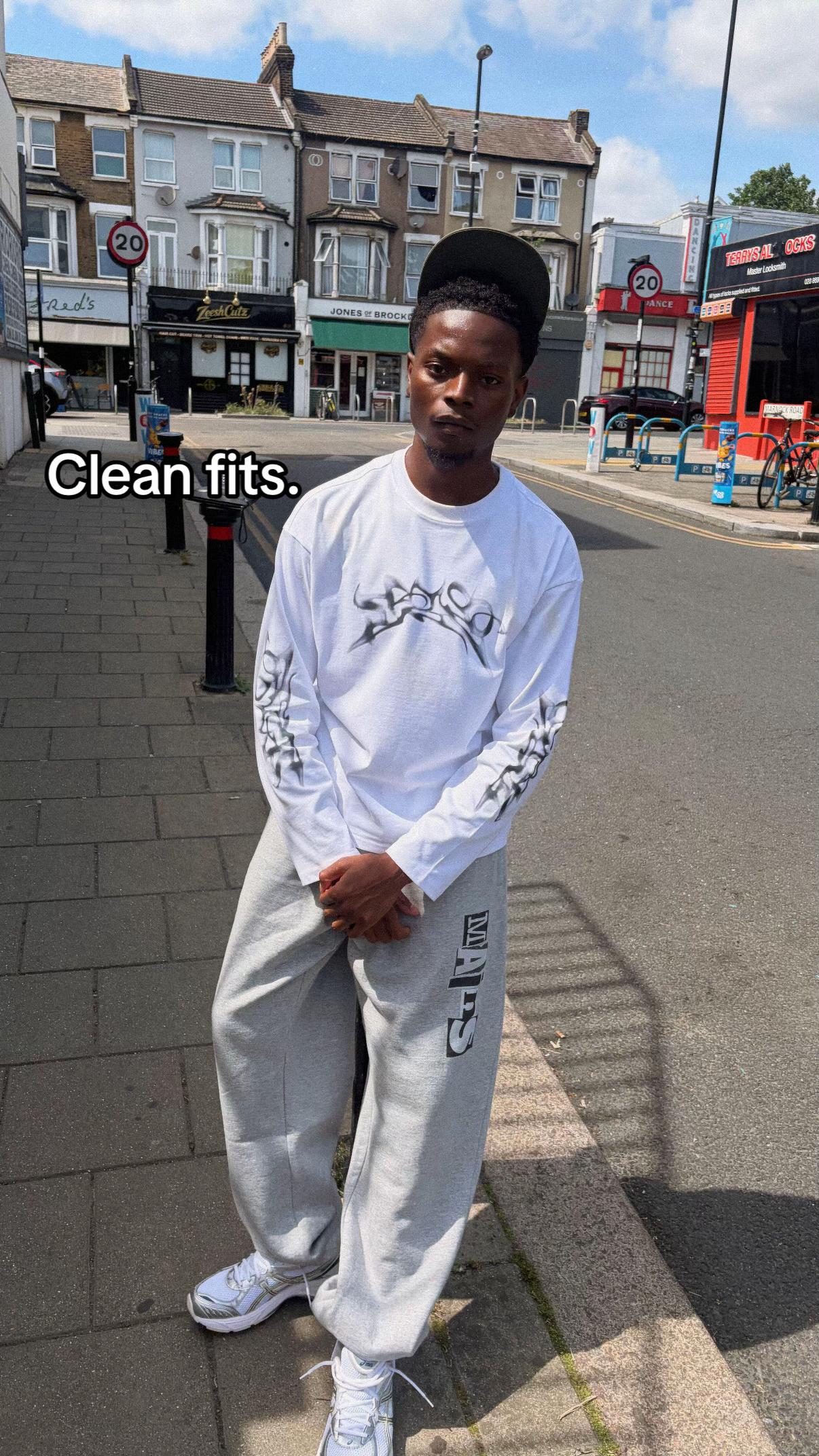 @ES