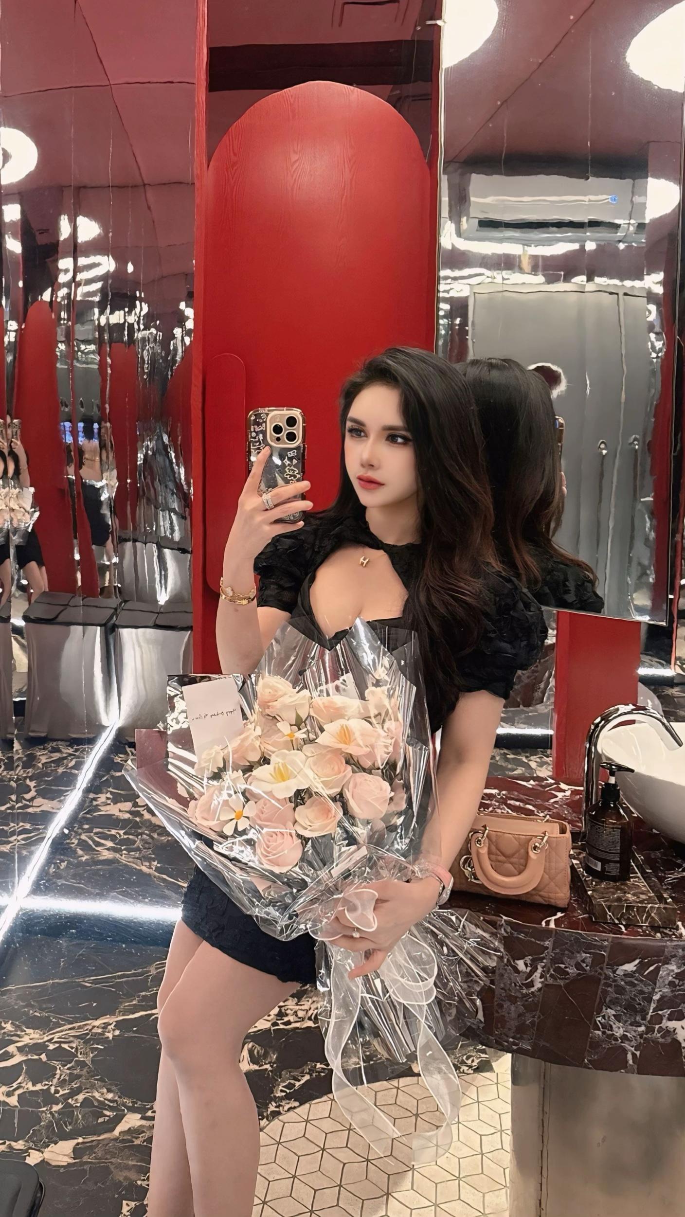 @Alyyss