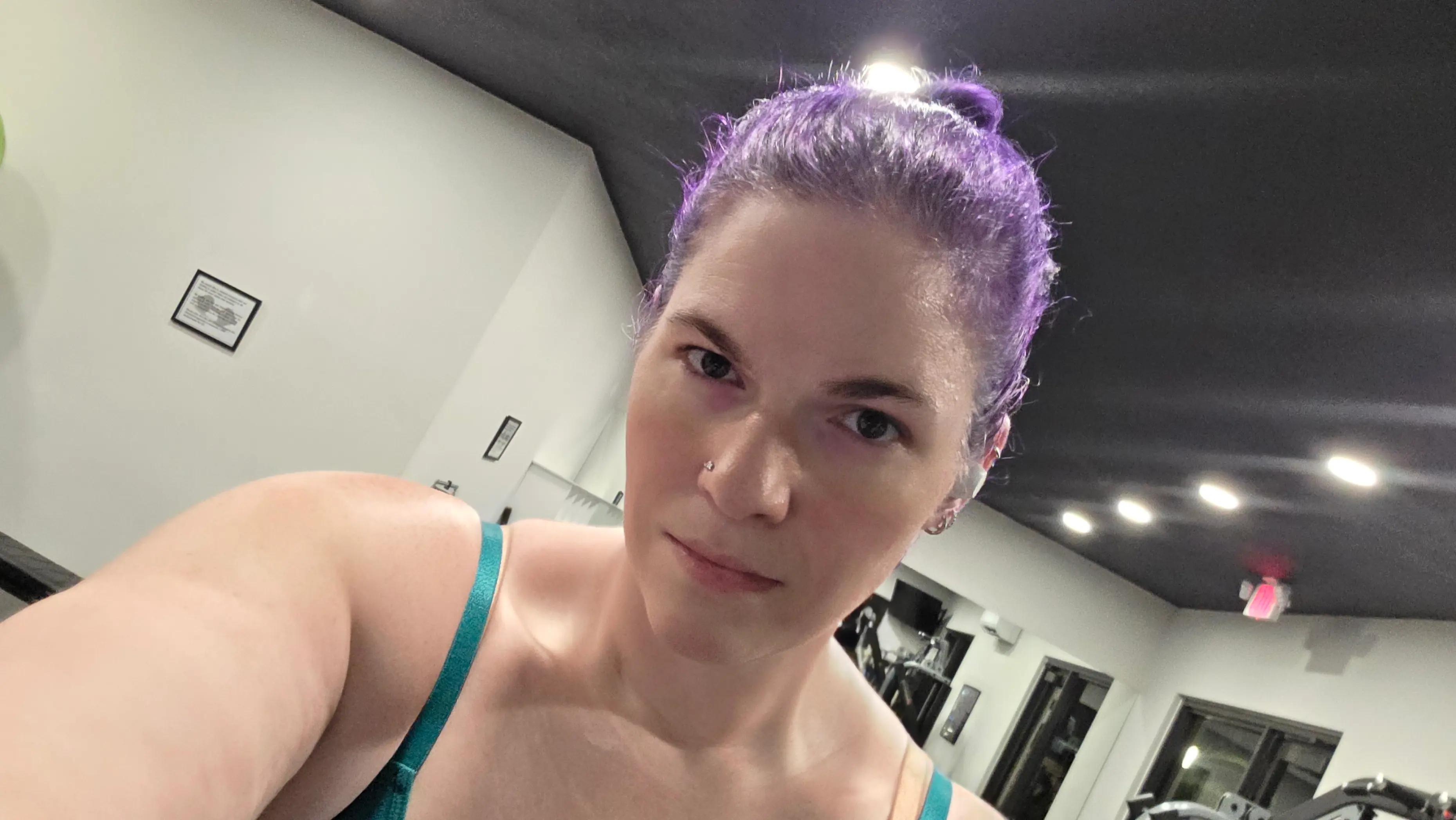 @GlitterGothQueen