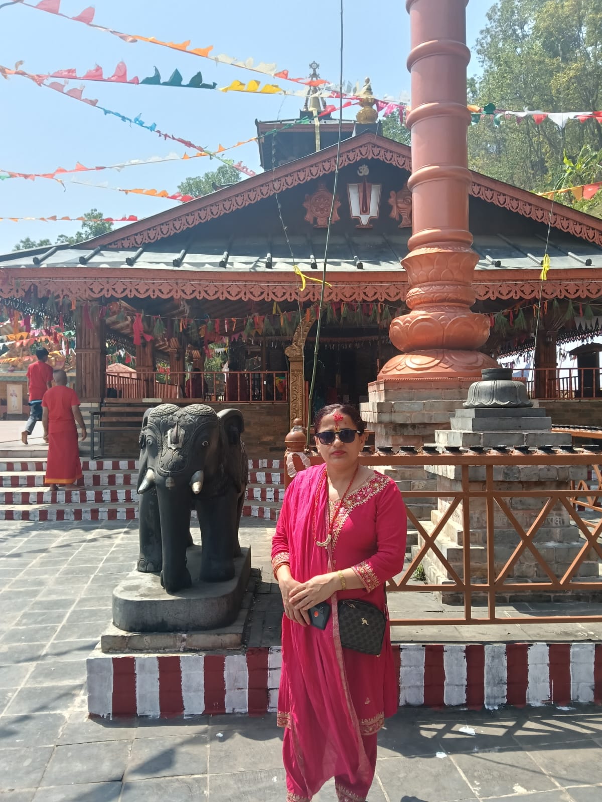 @सुमित्रा बास्तोला