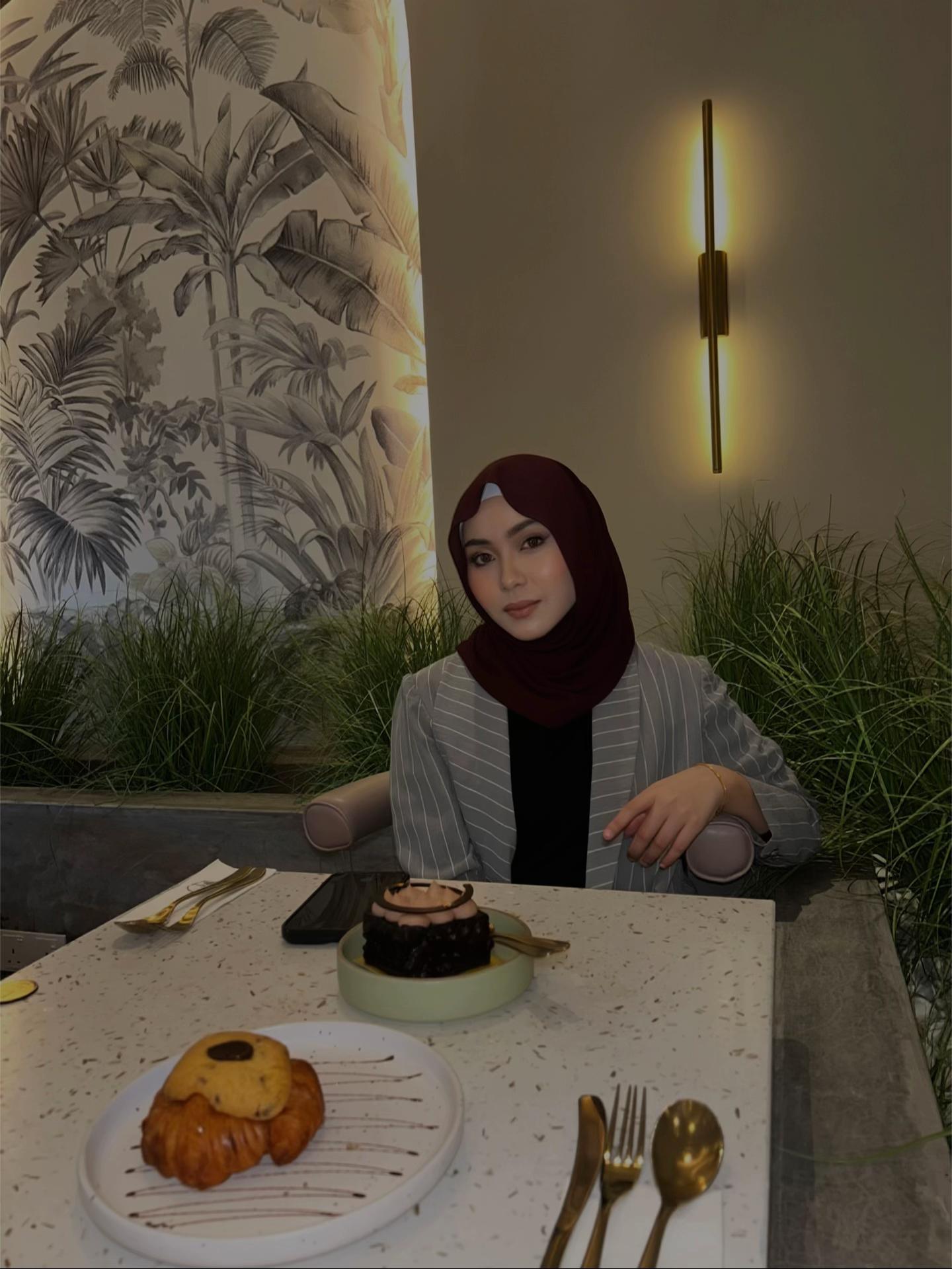 @Anissss