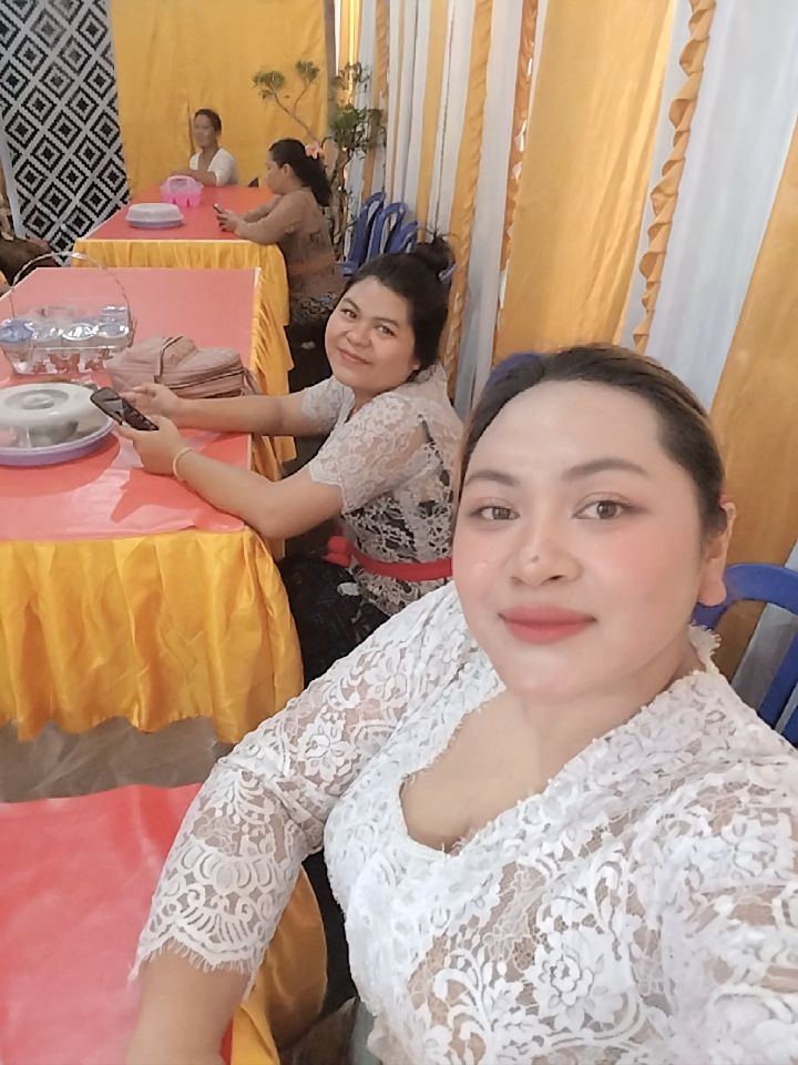 @DEWAYUTRISNA ❤