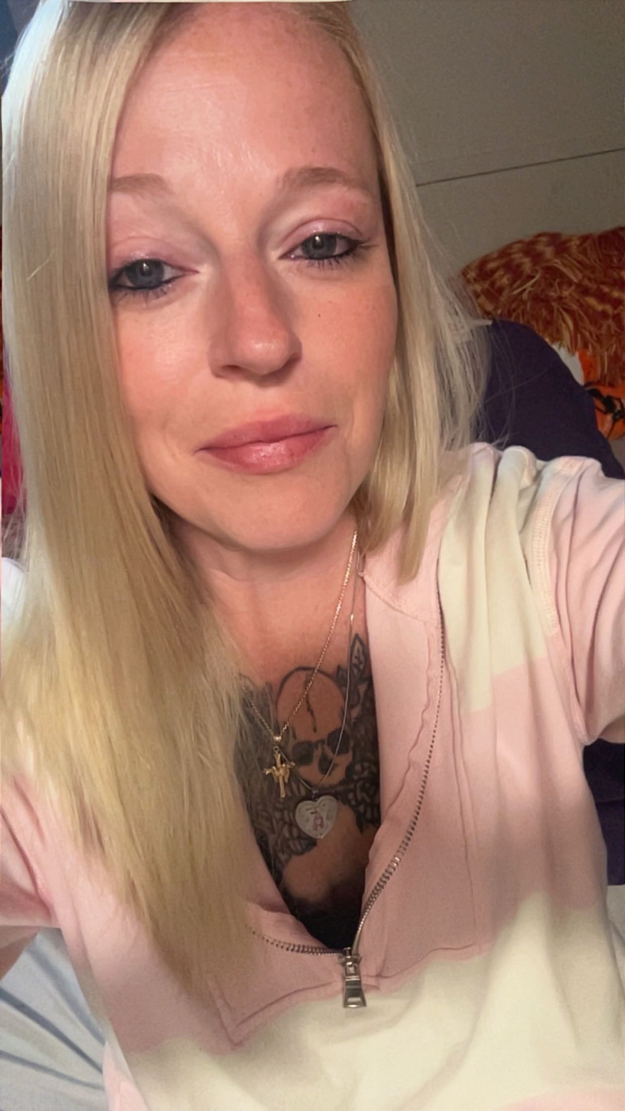 @queenbee03