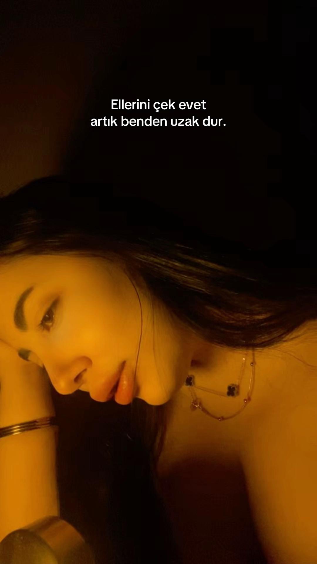 @Sudeloraa