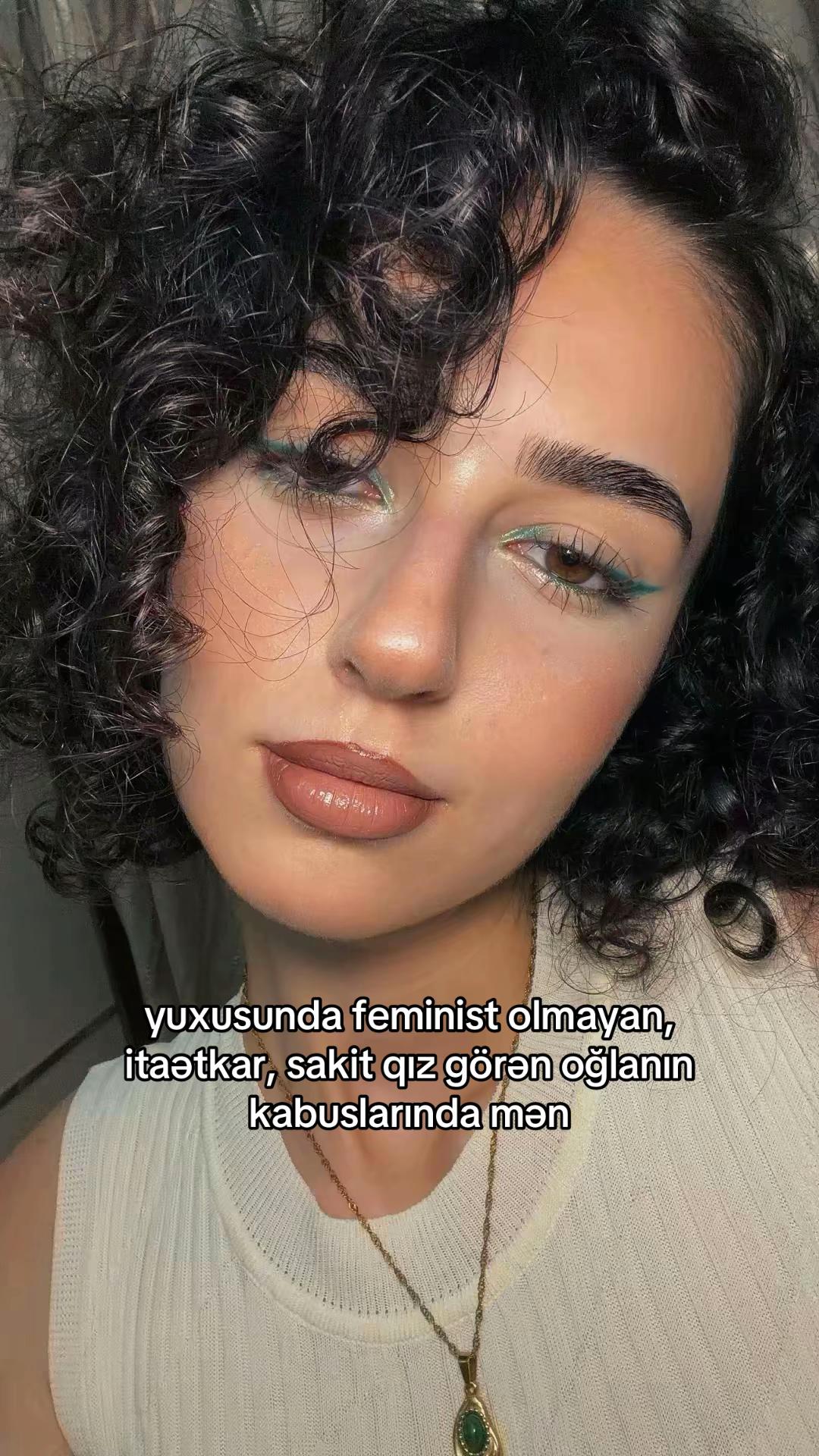@whoizzherr