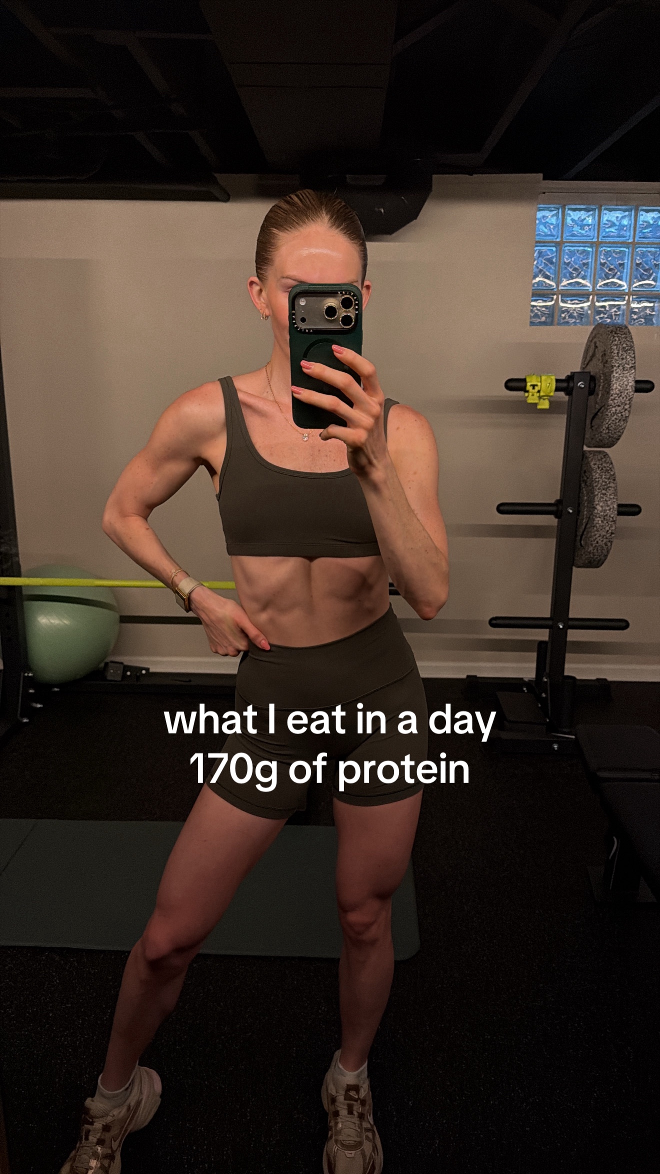 @micaela riley / nutritionist