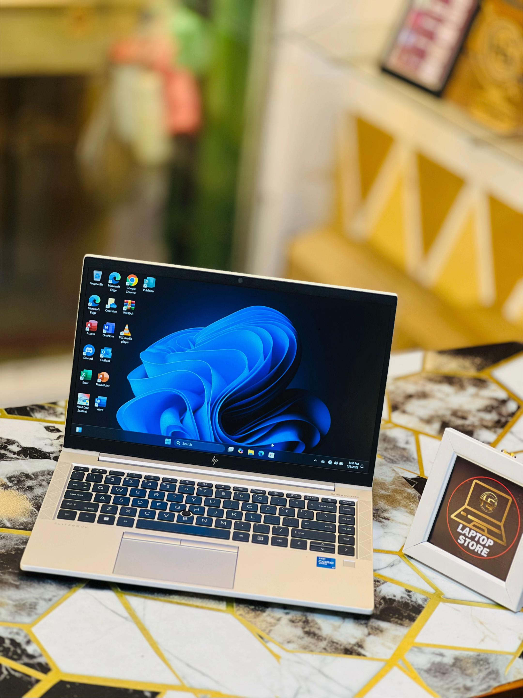 @HS DealZ Laptop Store