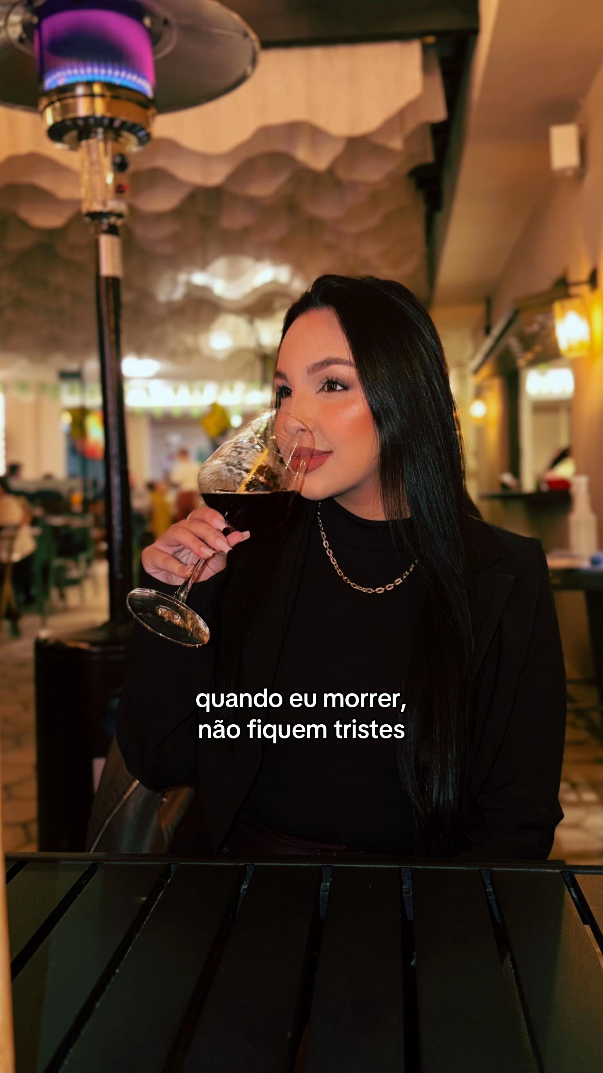 @Amanda Vit&oacute;ria