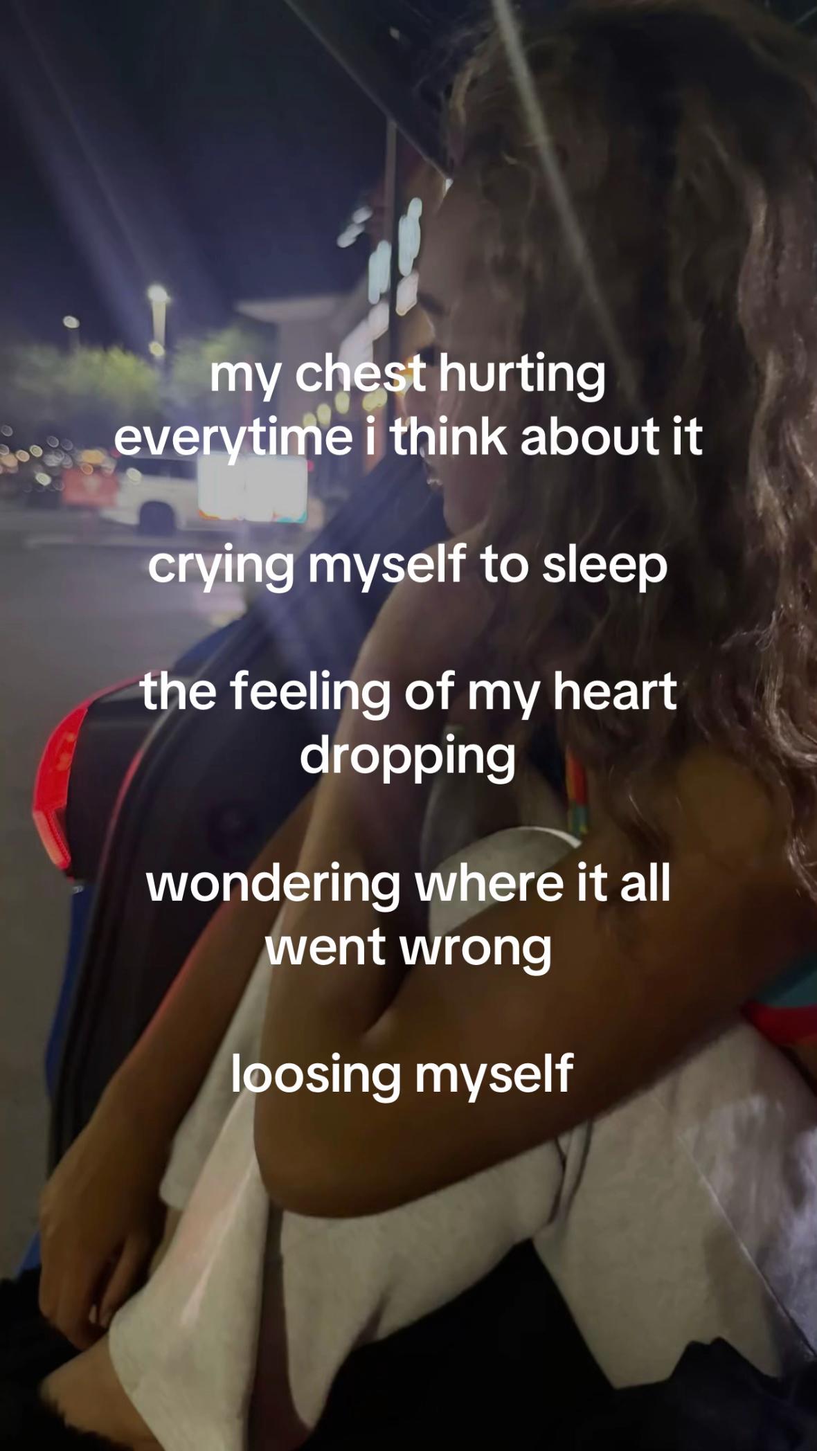 @𝒱