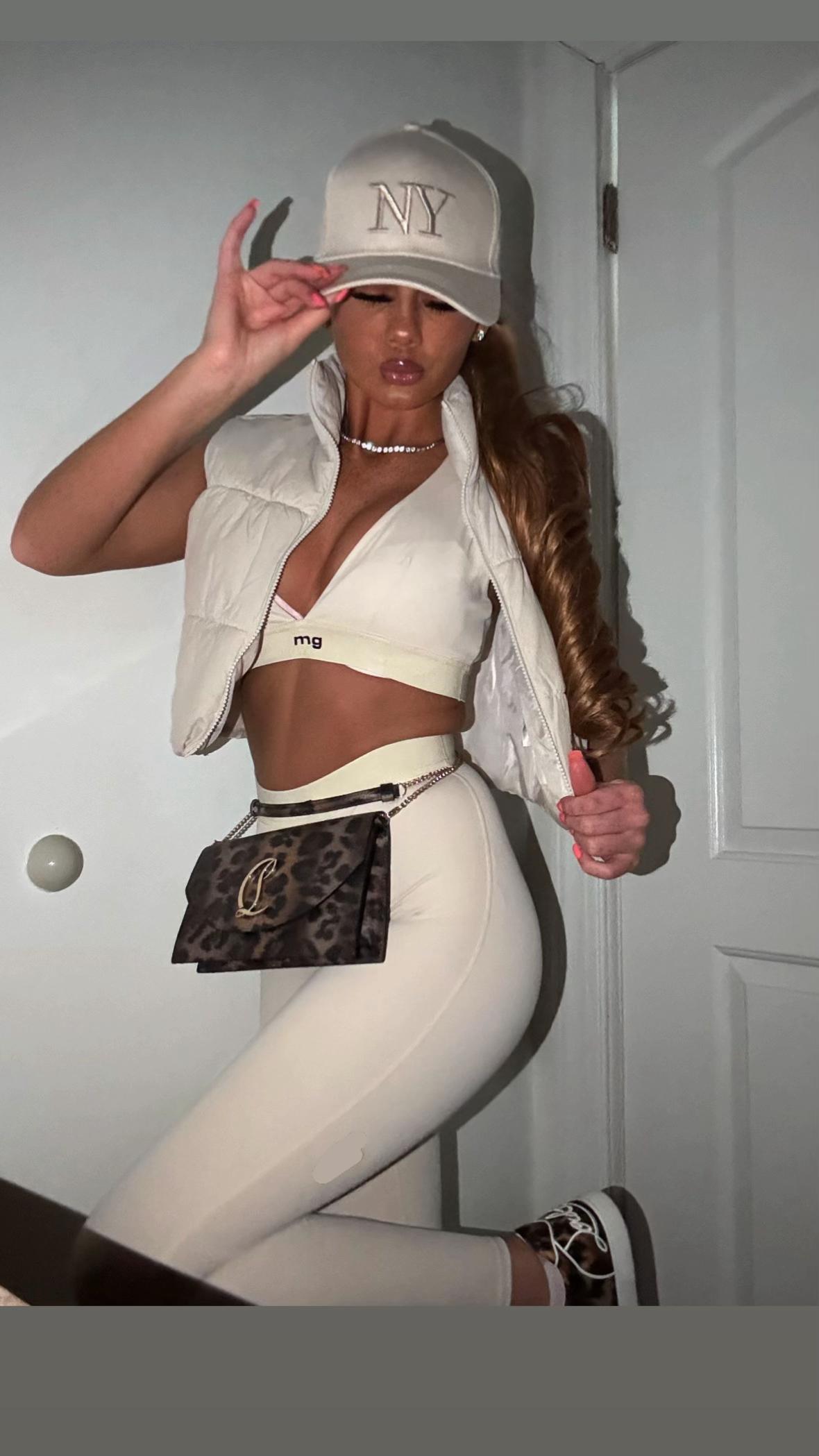 @helenquinn_x