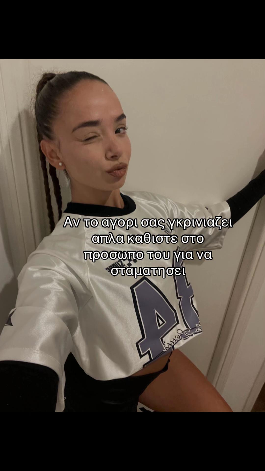 @_xristina_