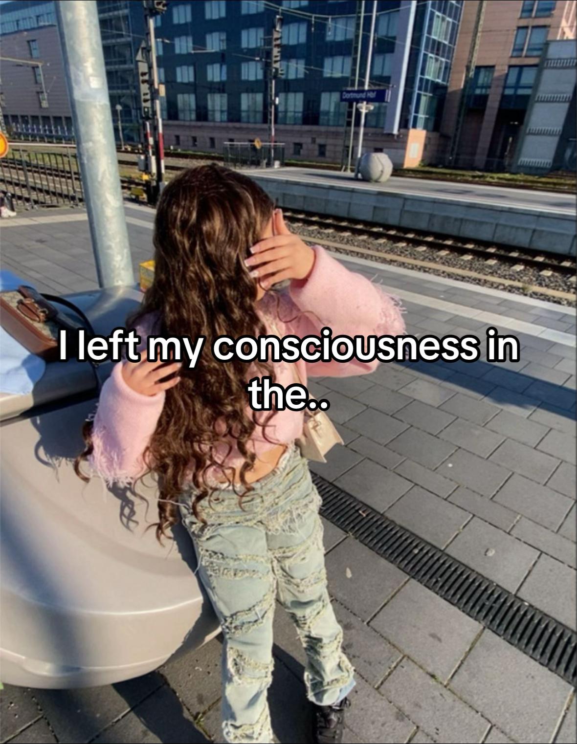 @⃟V E N X I