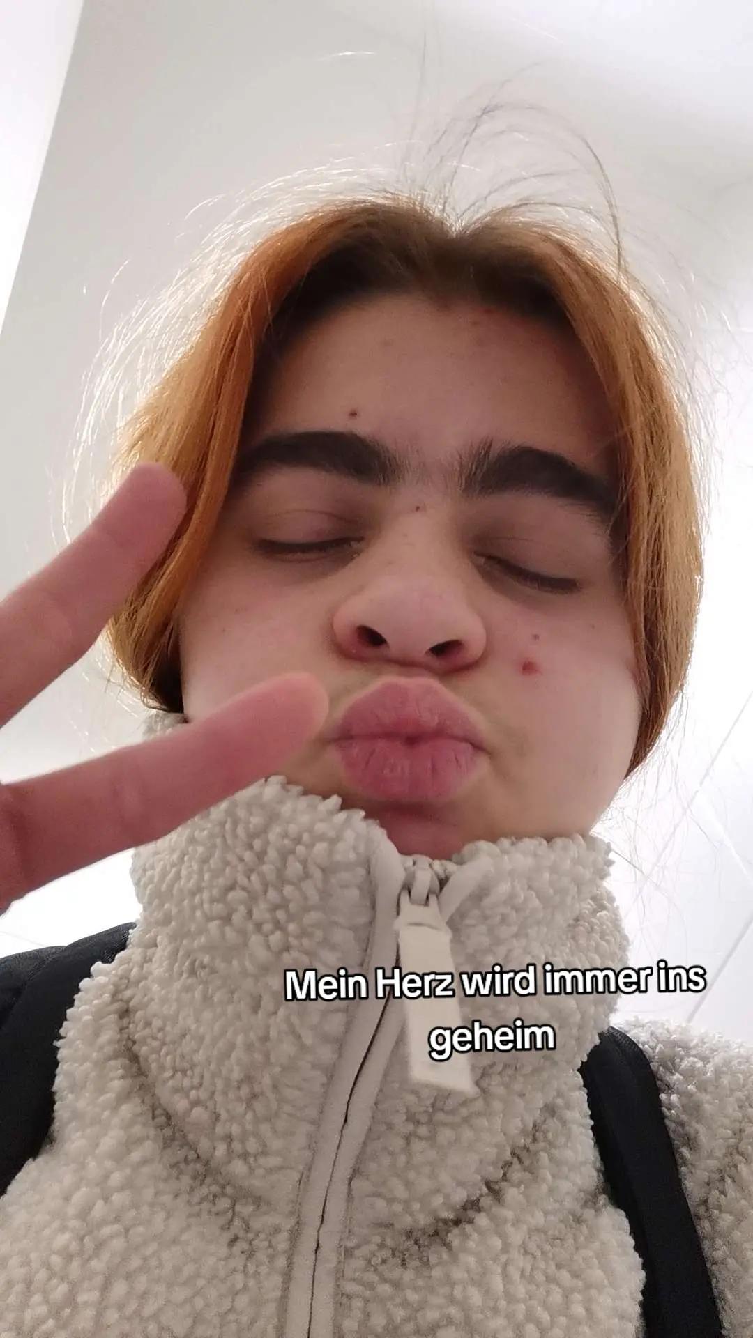 @Leonie17