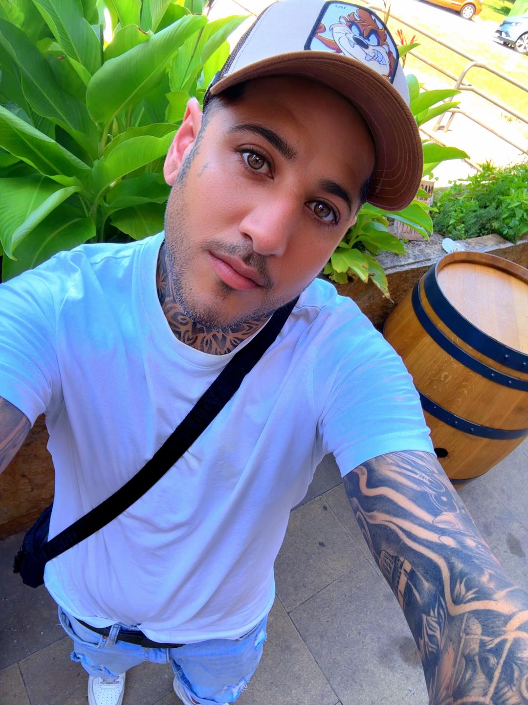 @JORDI✨B.V.✨