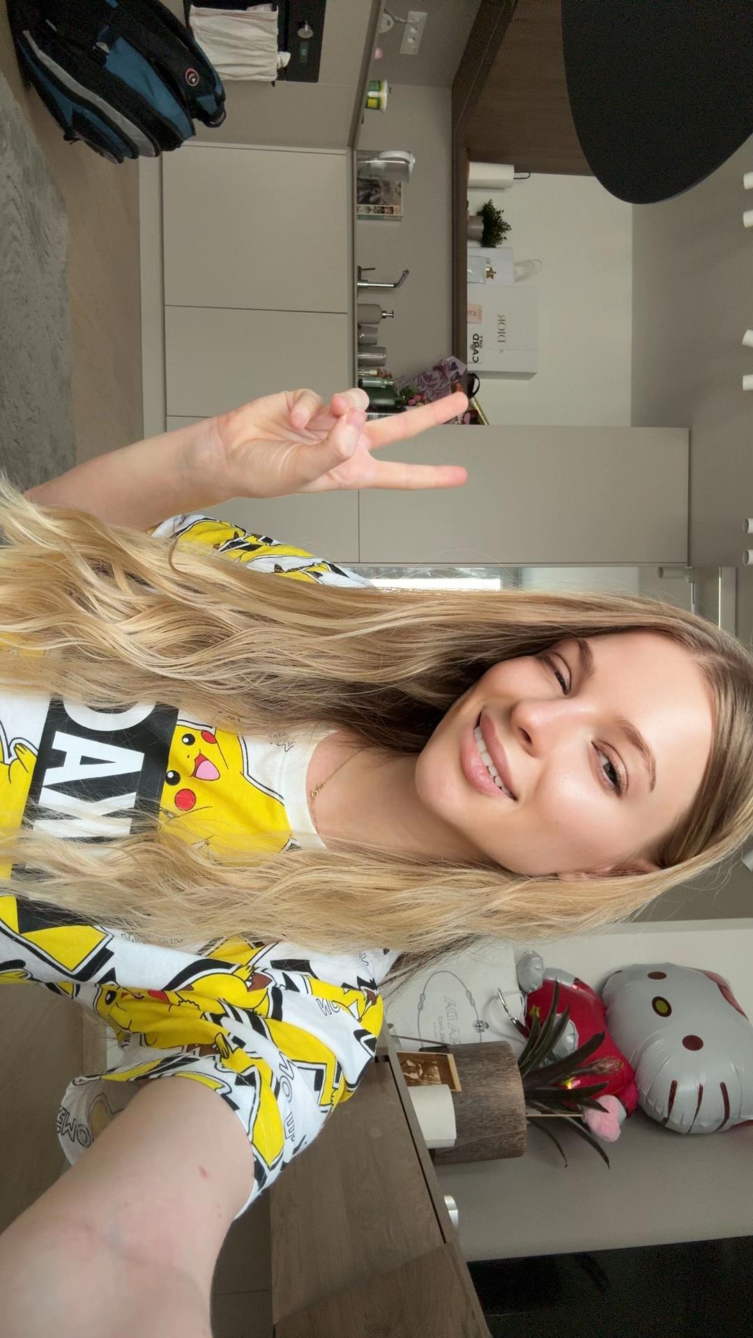 @Bella