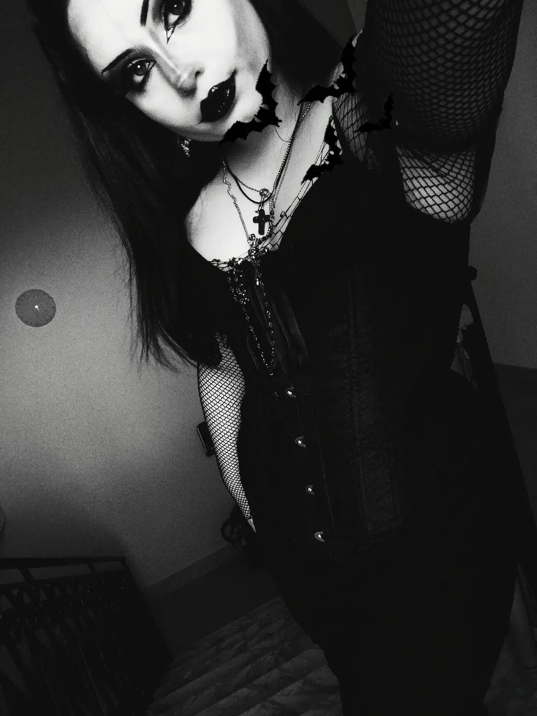 @lilly ✟☠︎︎