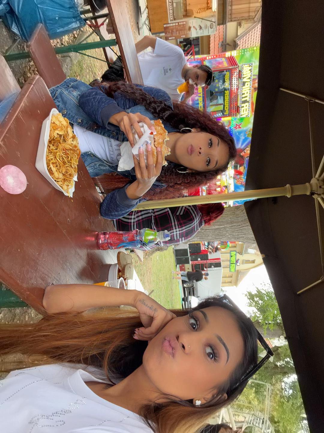 @👑𝐒𝐢𝐦𝐨𝐧𝐤𝐚👑