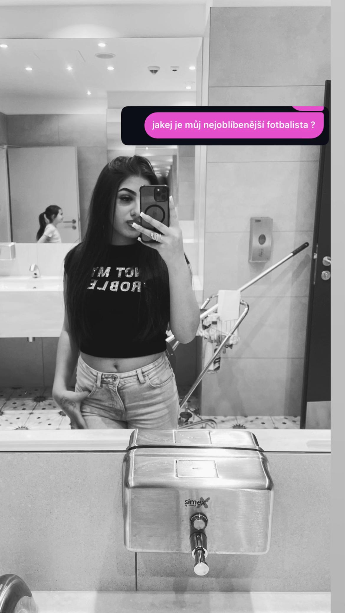 @Domina🤍