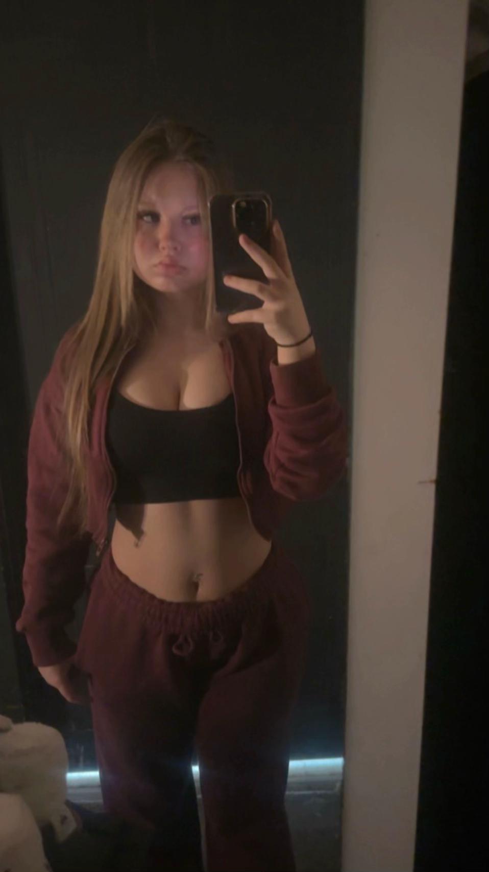 @𝐿𝑖𝑙𝑙𝑦 🤍
