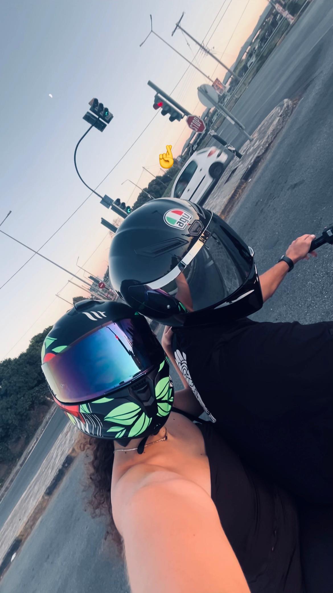 @swtozzz_🇬🇷