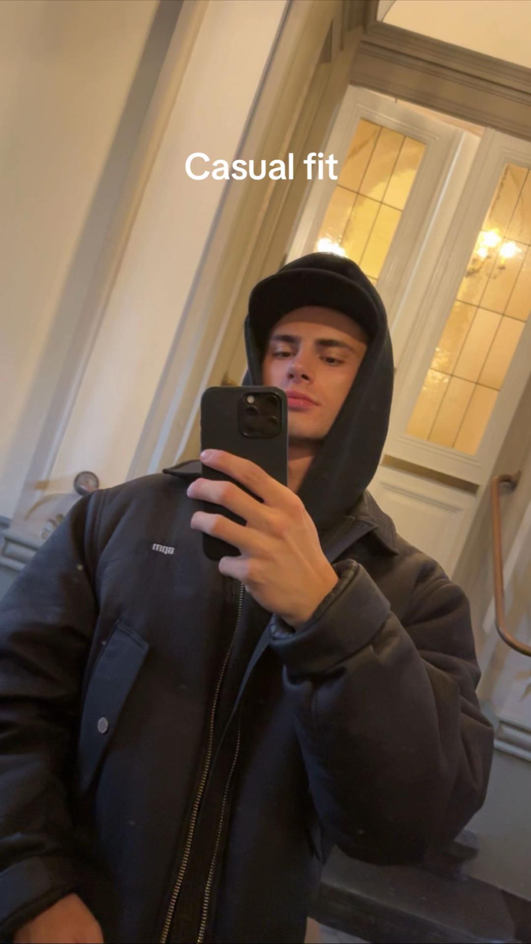 @𝑬