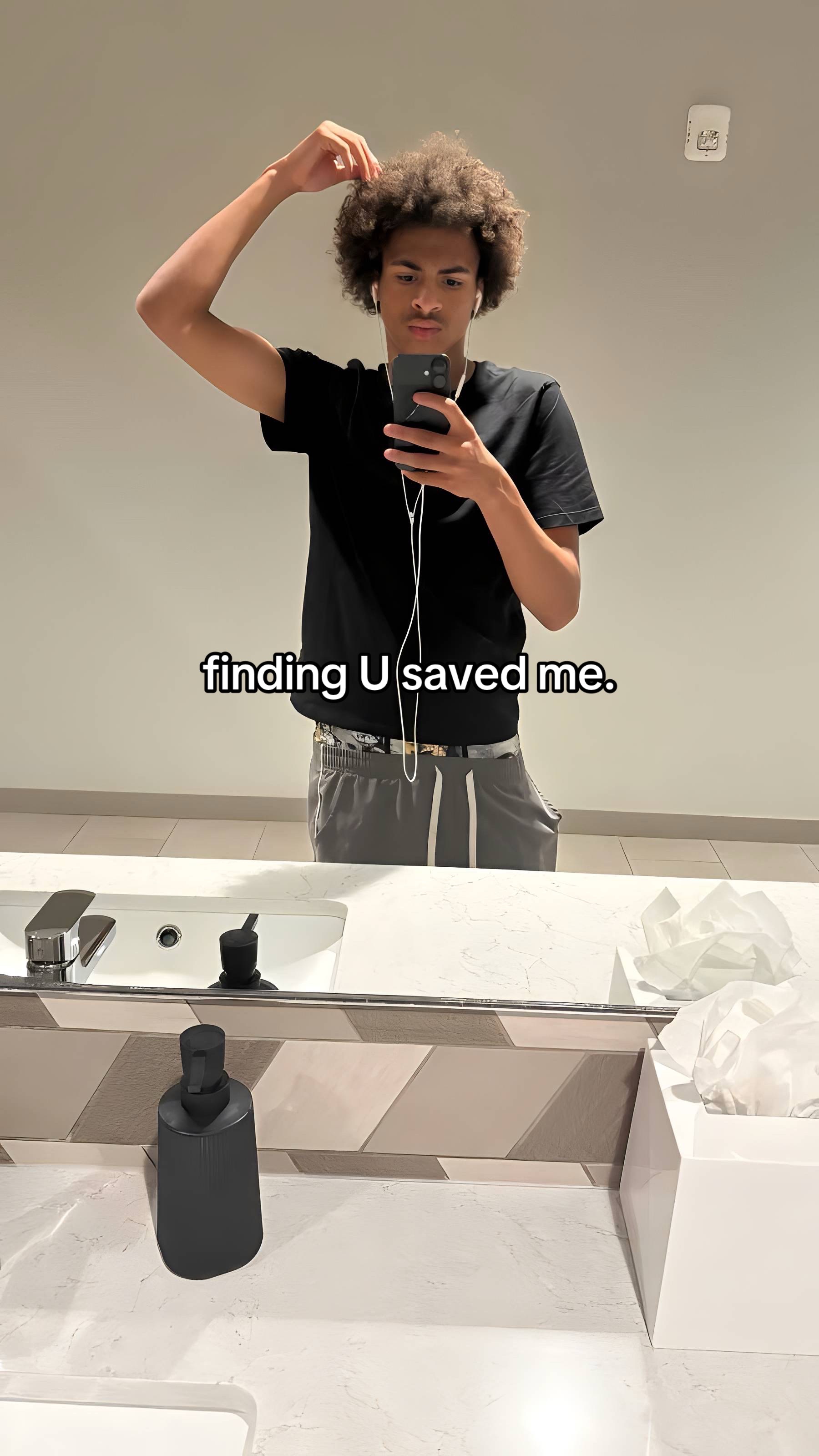 @⃟
