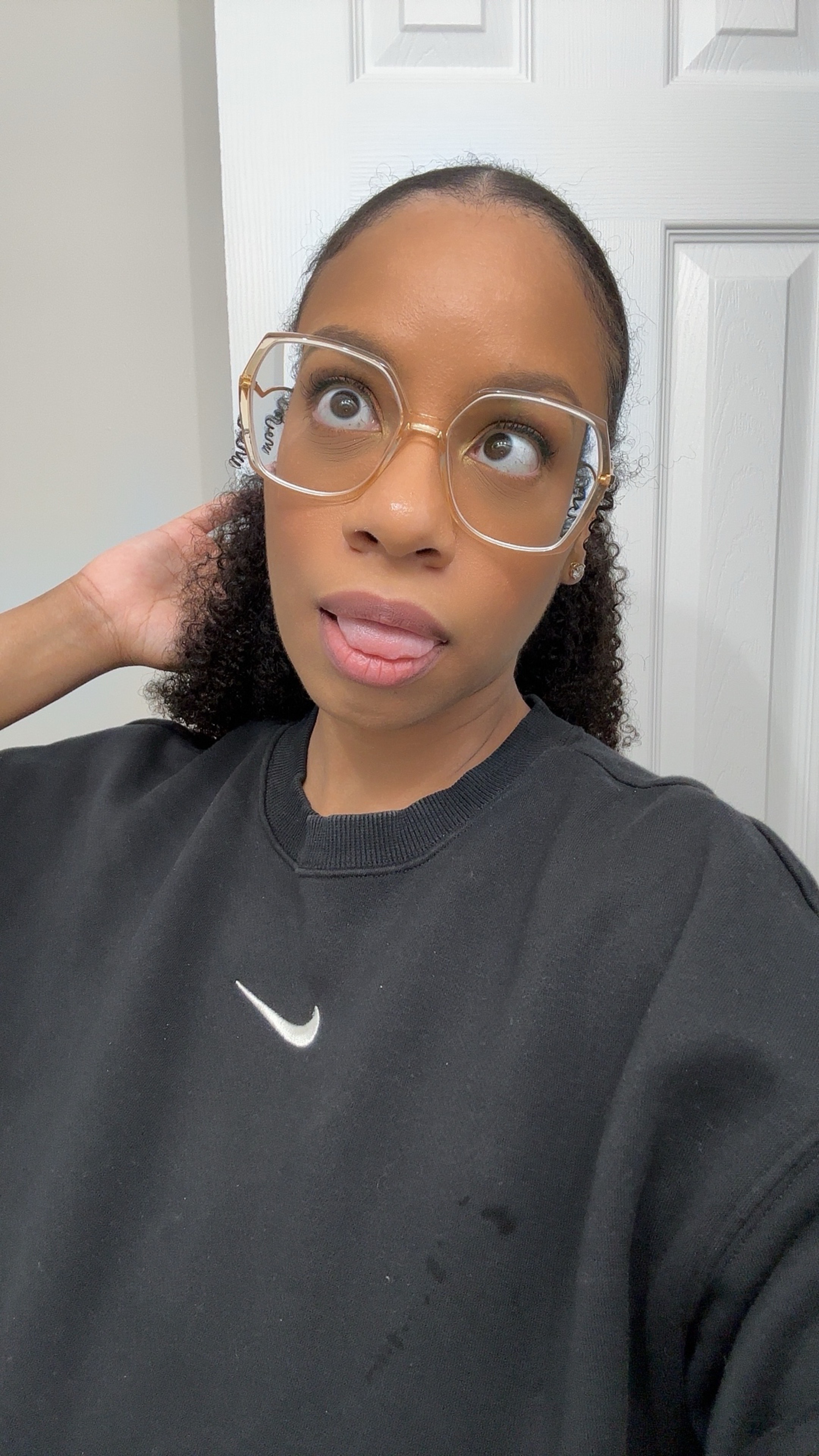 Rhonda (@only.one.rhonda) - Urlebird