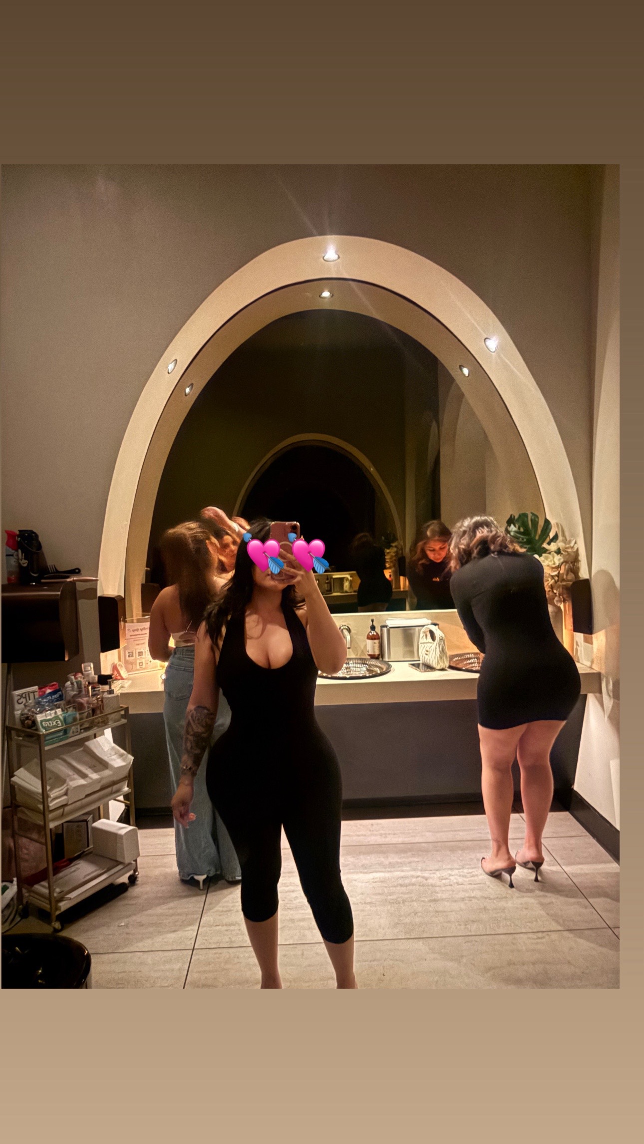@Veee 🖤