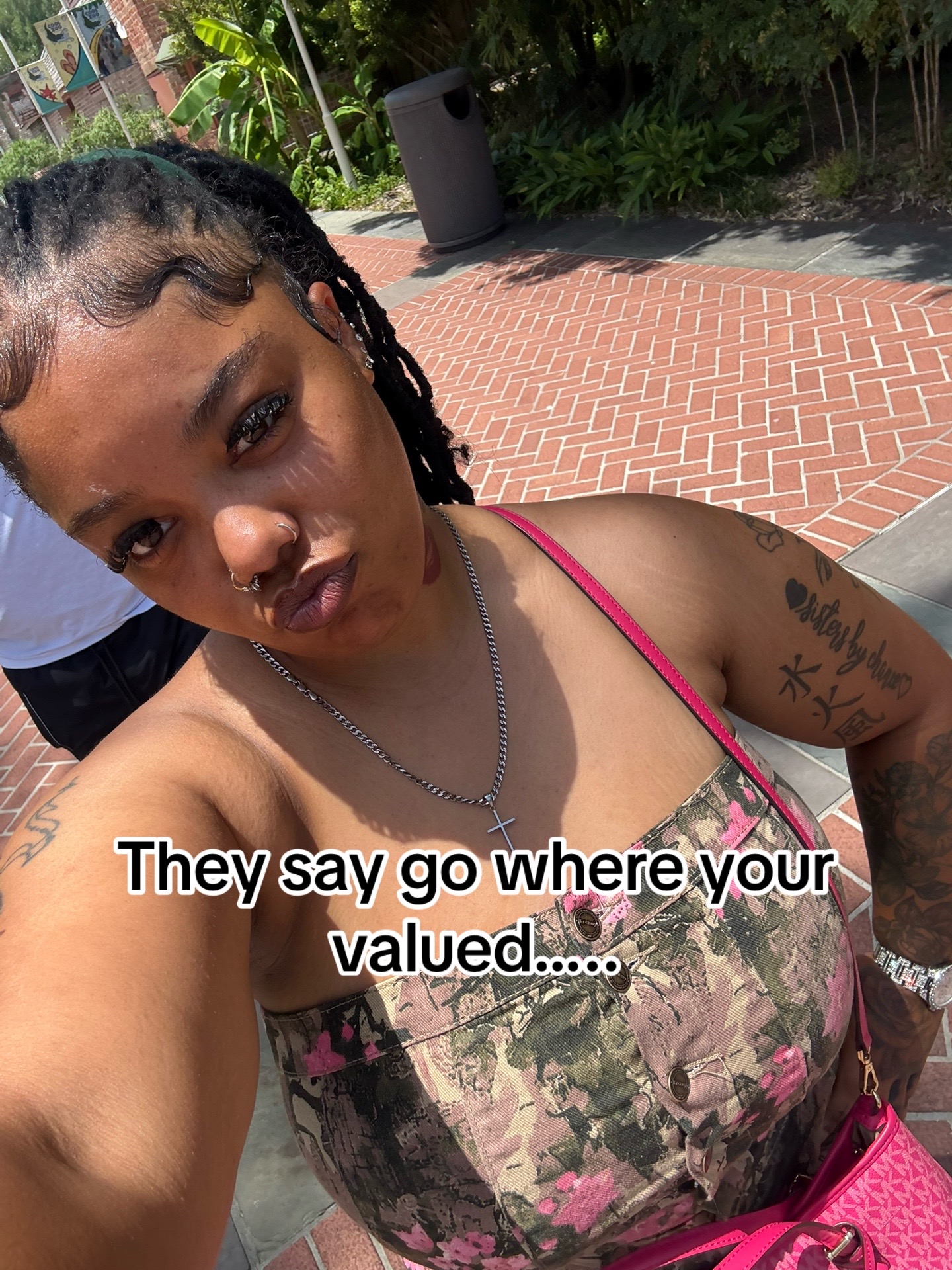 @thelyssarayne