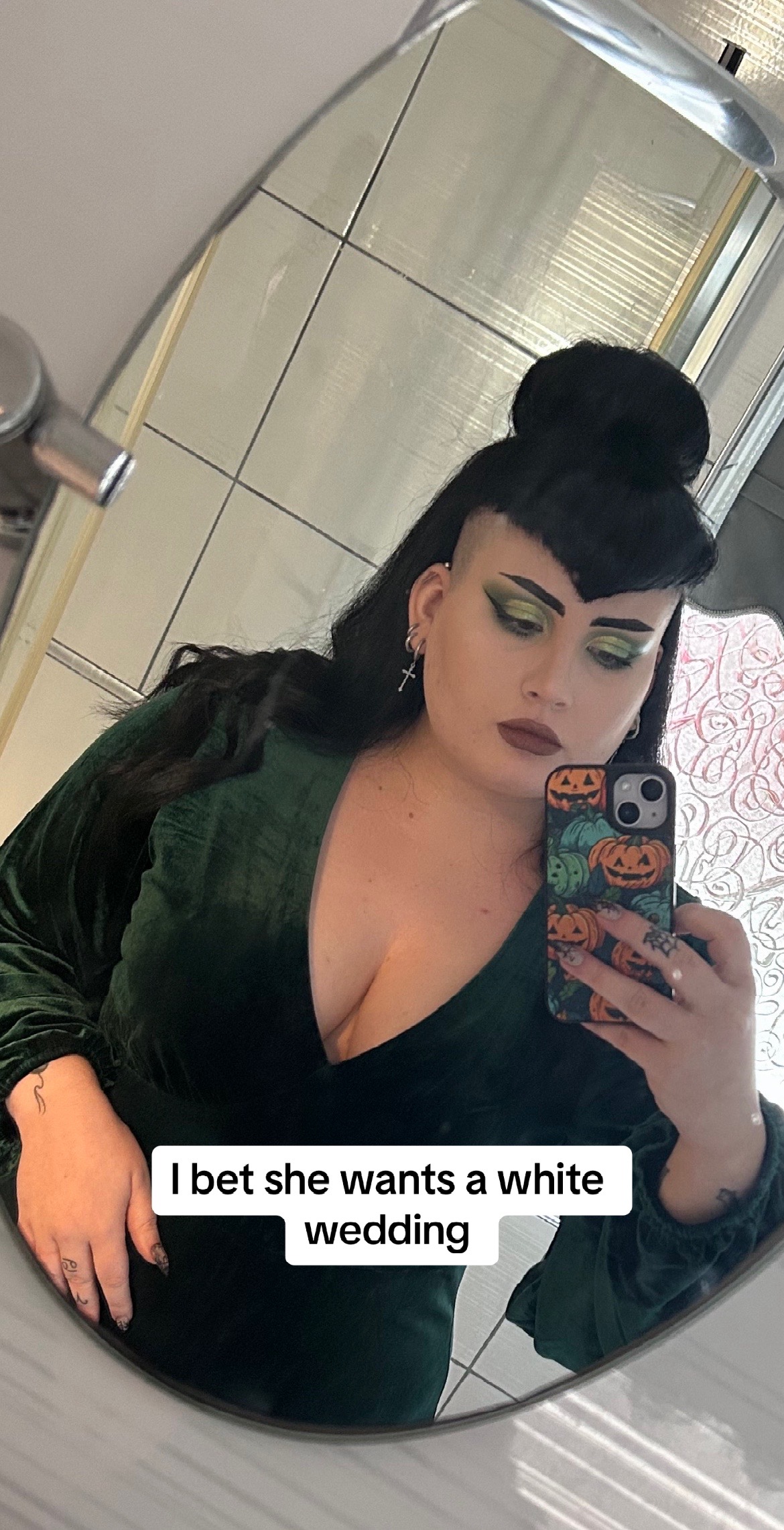 @thevampirerebecca