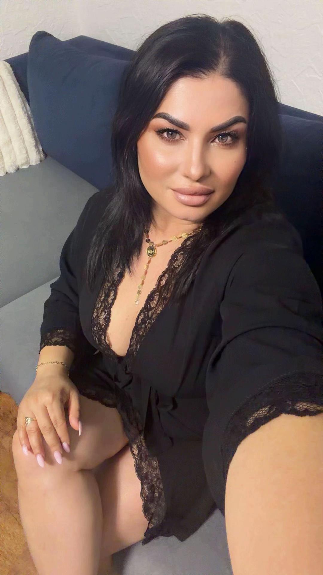 @Manuela Elena