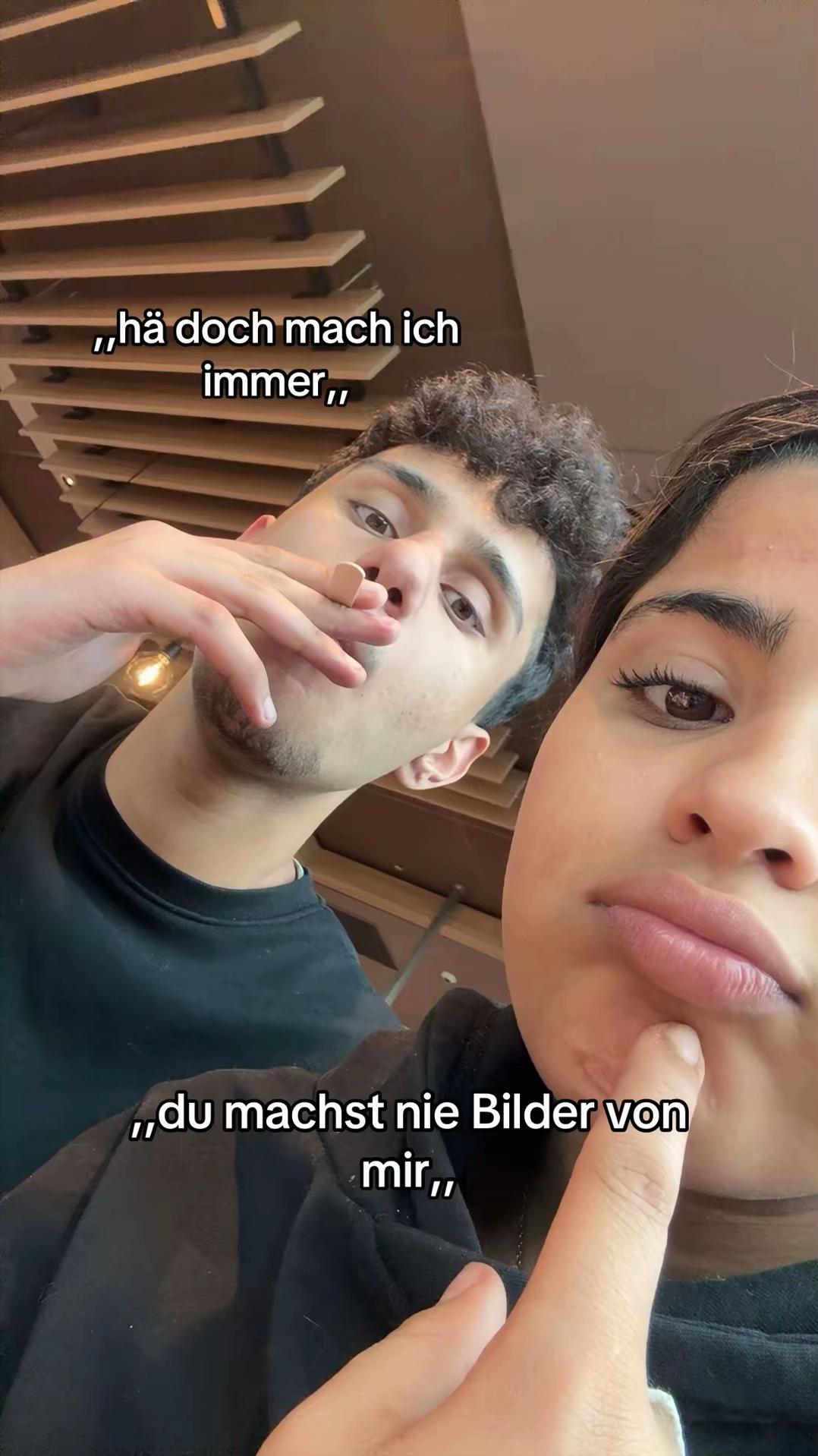 @⃟