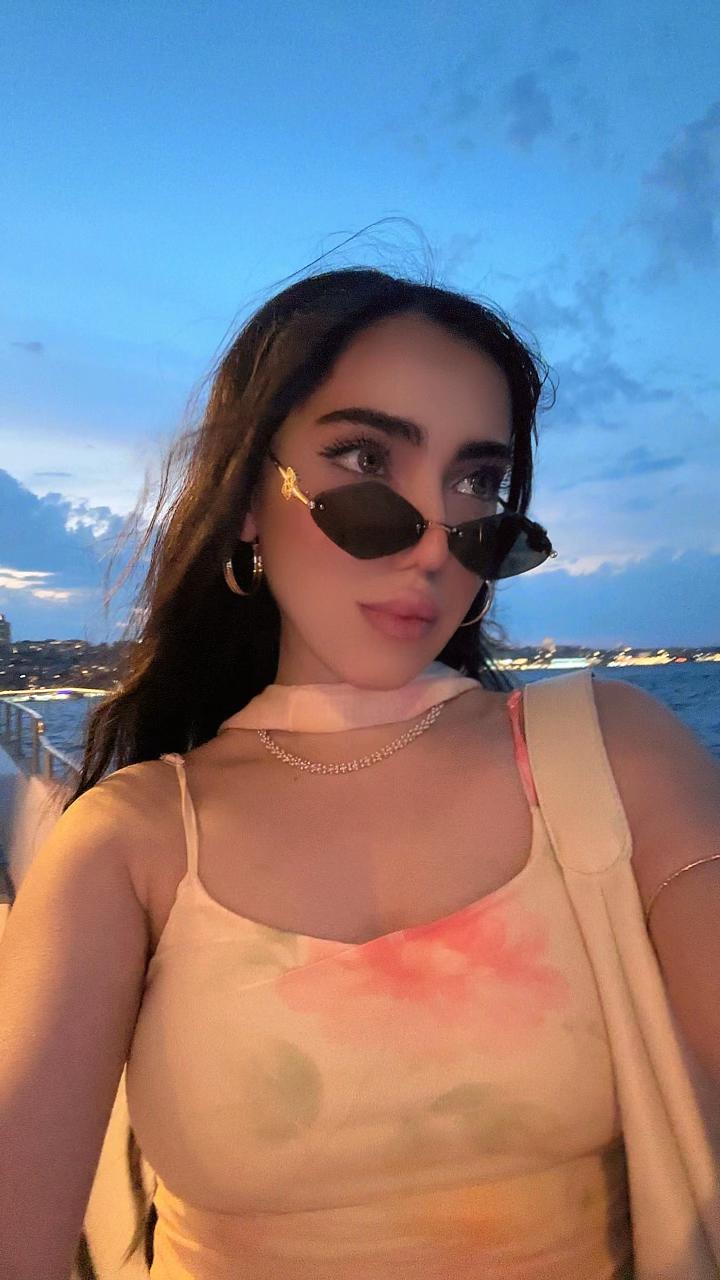 @👀