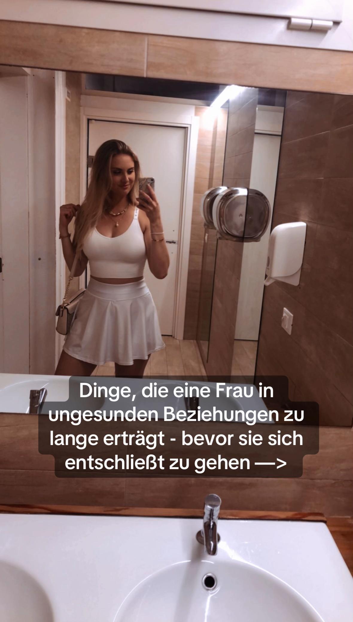 @nicolestk